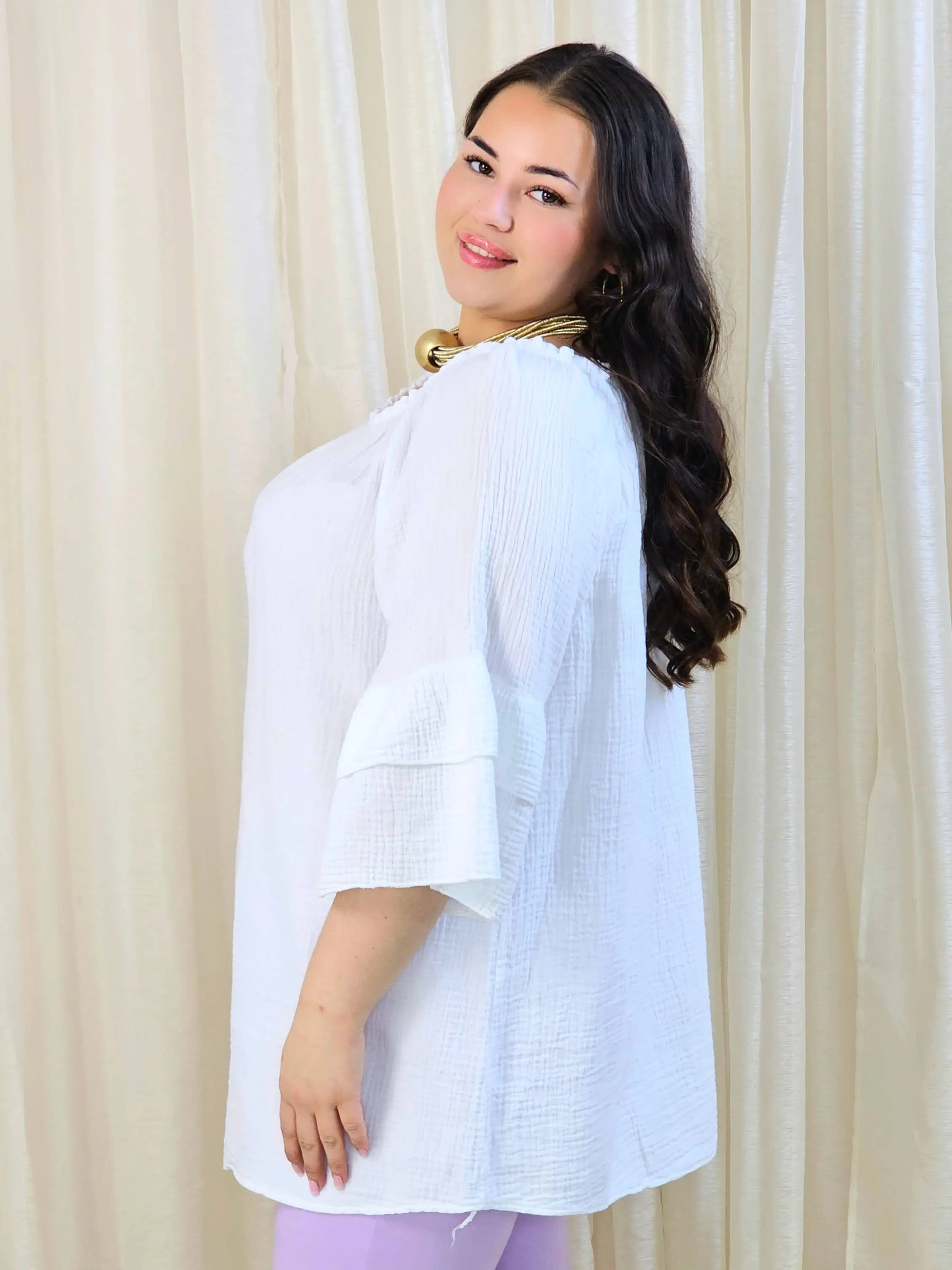 Bluzka plus size z falbanami na rękawach – lekka i kobieca forma na co dzień i okazje - Image 21