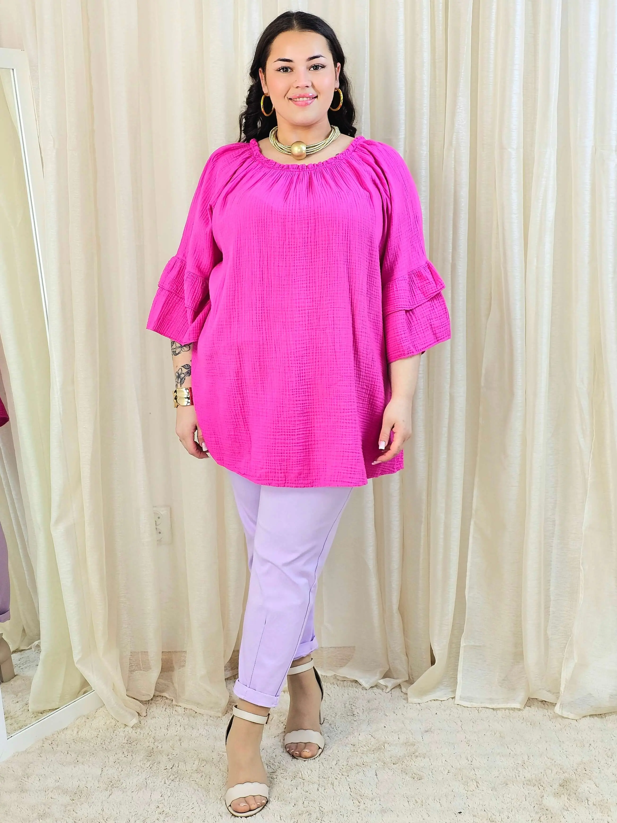 Bluzka plus size z falbanami na rękawach – lekka i kobieca forma na co dzień i okazje - Image 23