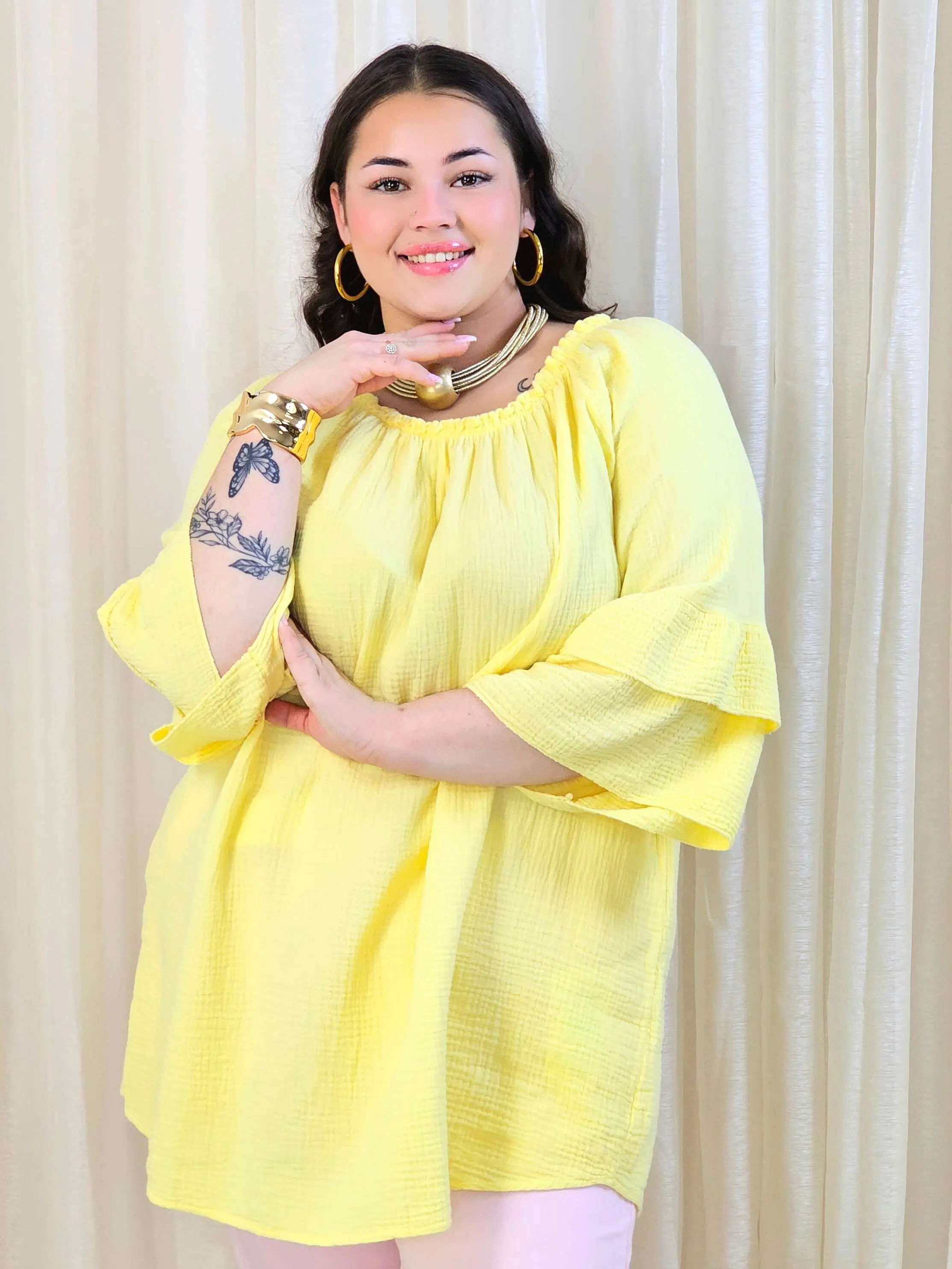 Bluzka plus size z falbanami na rękawach – lekka i kobieca forma na co dzień i okazje - Image 3