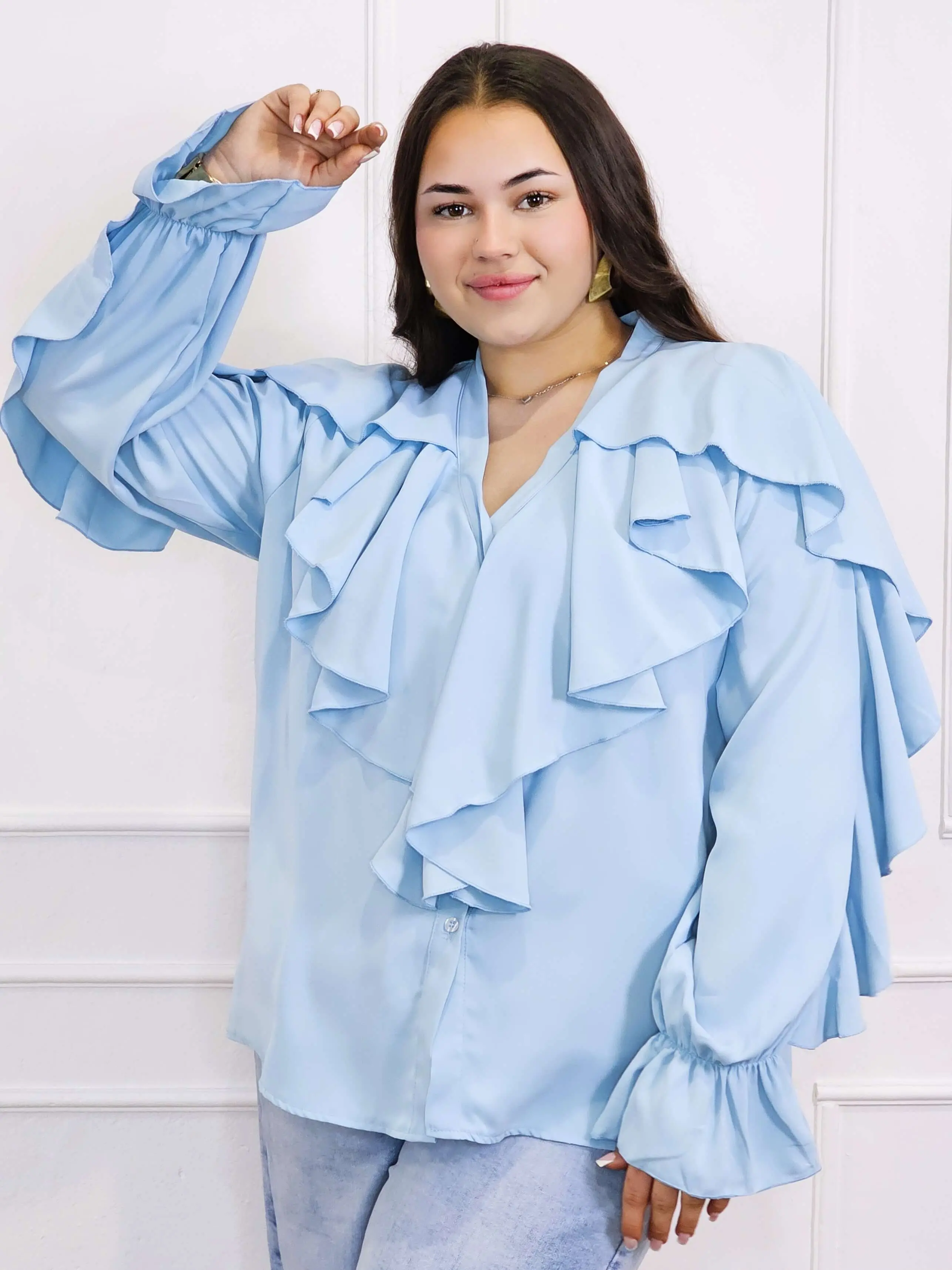 Bluzka plus size z falbanami – romantyczny szyk i wygoda w eleganckim stylu - Image 12