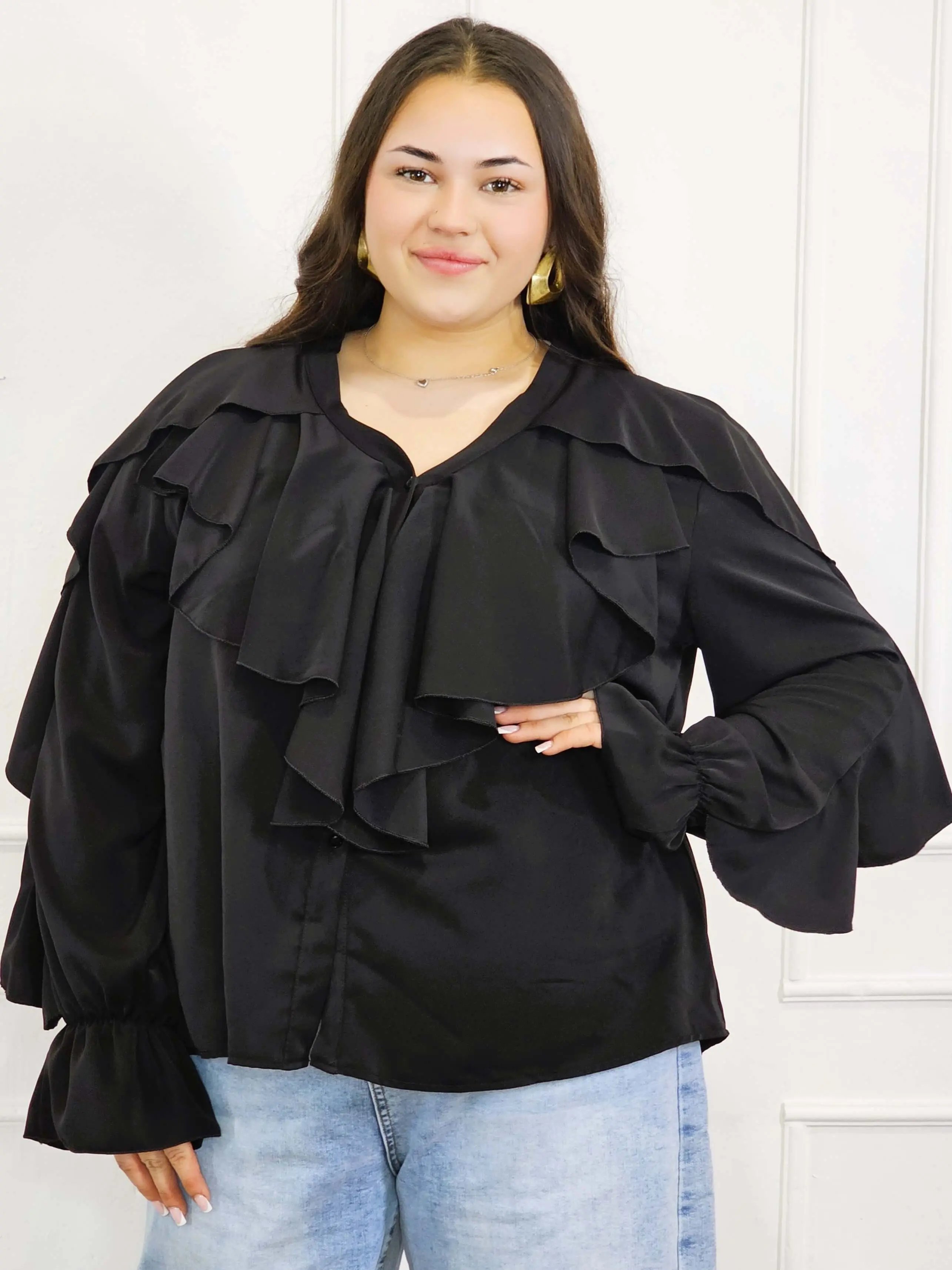 Bluzka plus size z falbanami – romantyczny szyk i wygoda w eleganckim stylu - Image 2