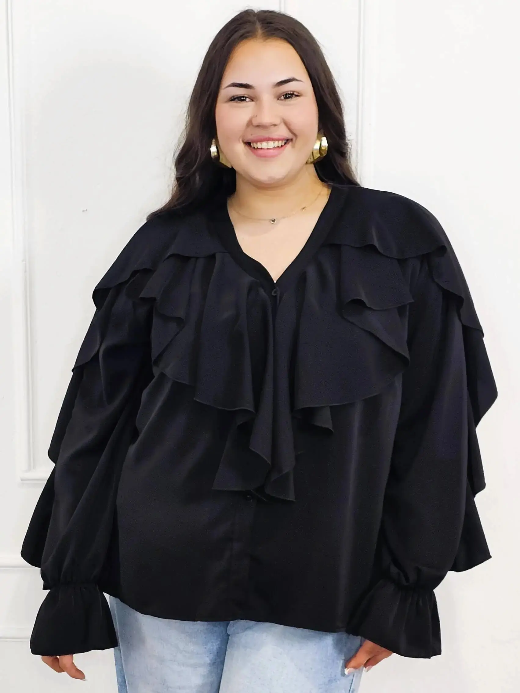 Bluzka plus size z falbanami – romantyczny szyk i wygoda w eleganckim stylu - Image 4