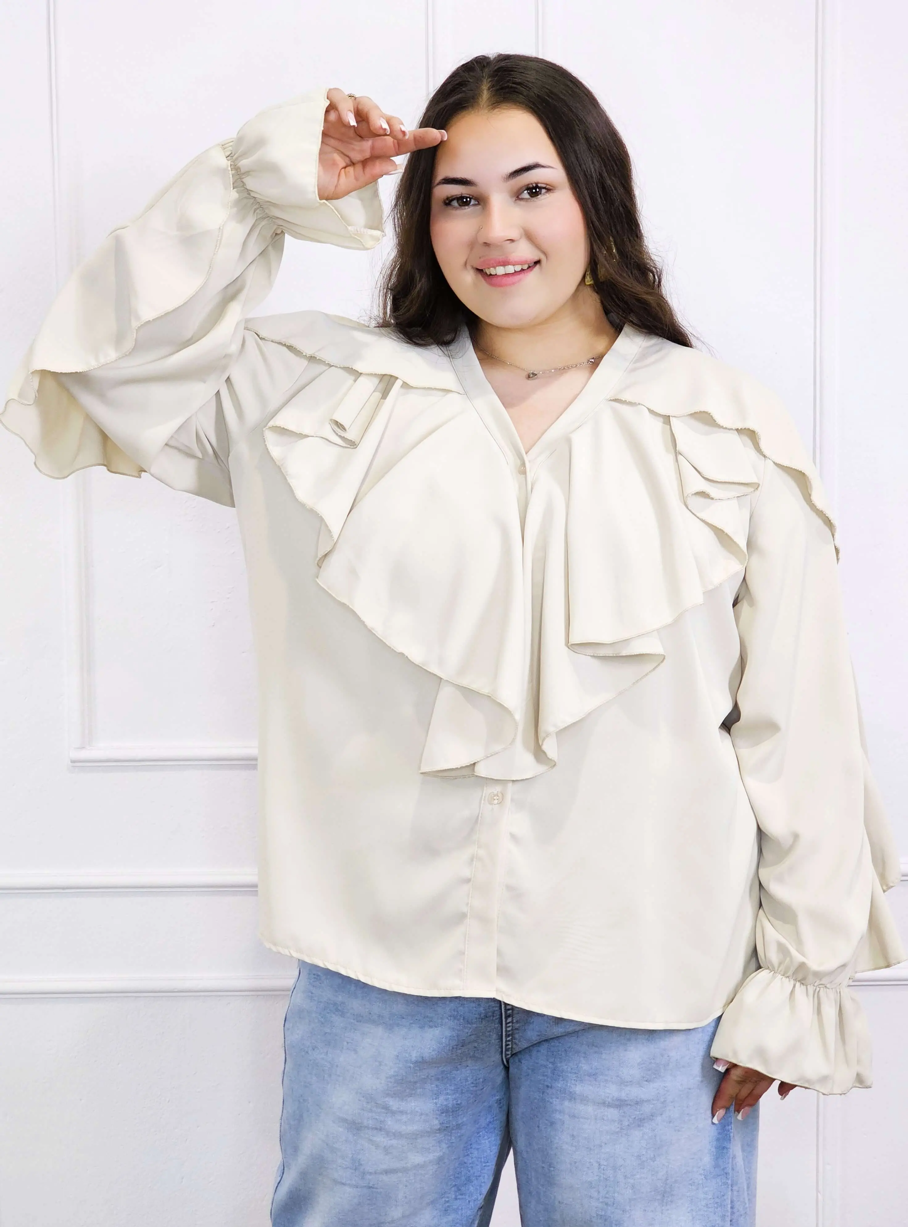 Bluzka plus size z falbanami – romantyczny szyk i wygoda w eleganckim stylu - Image 7