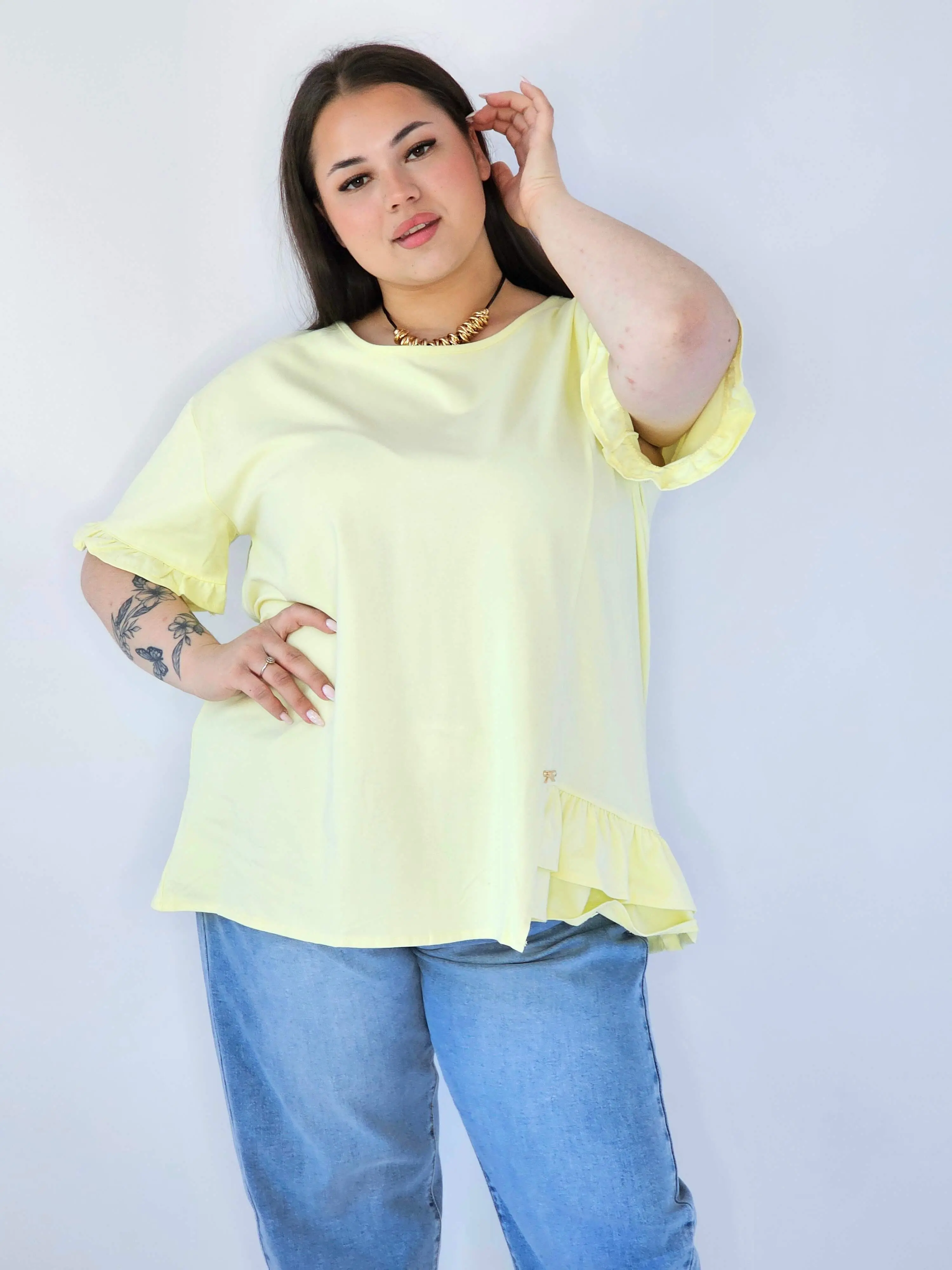 Bluzka Plus Size Z Falbanką I Ozdobnym Wykończeniem - Image 16