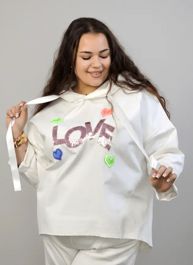 Bluzka plus size z kapturem LOVE – modna bluzka XXL - Image 10