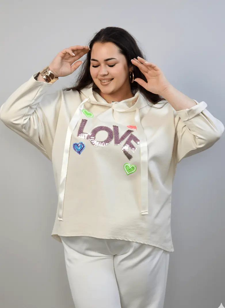 Bluzka plus size z kapturem LOVE – modna bluzka XXL - Image 11