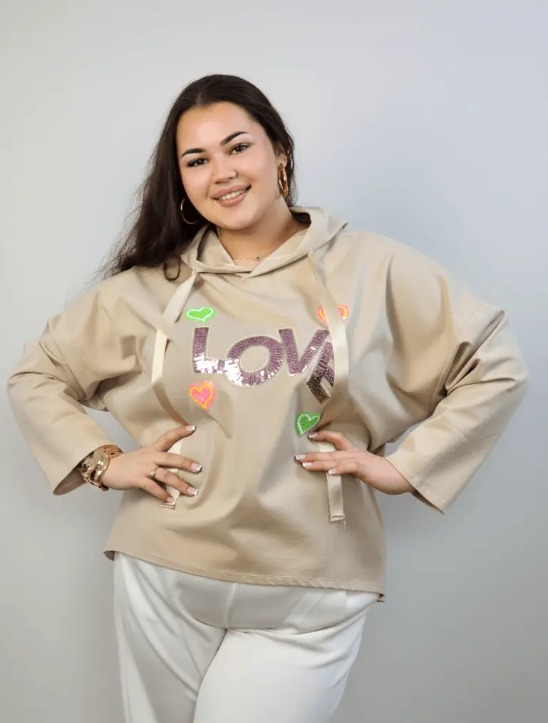 Bluzka plus size z kapturem LOVE – modna bluzka XXL - Image 7