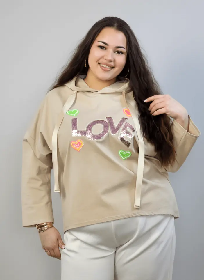 Bluzka plus size z kapturem LOVE – modna bluzka XXL - Image 9