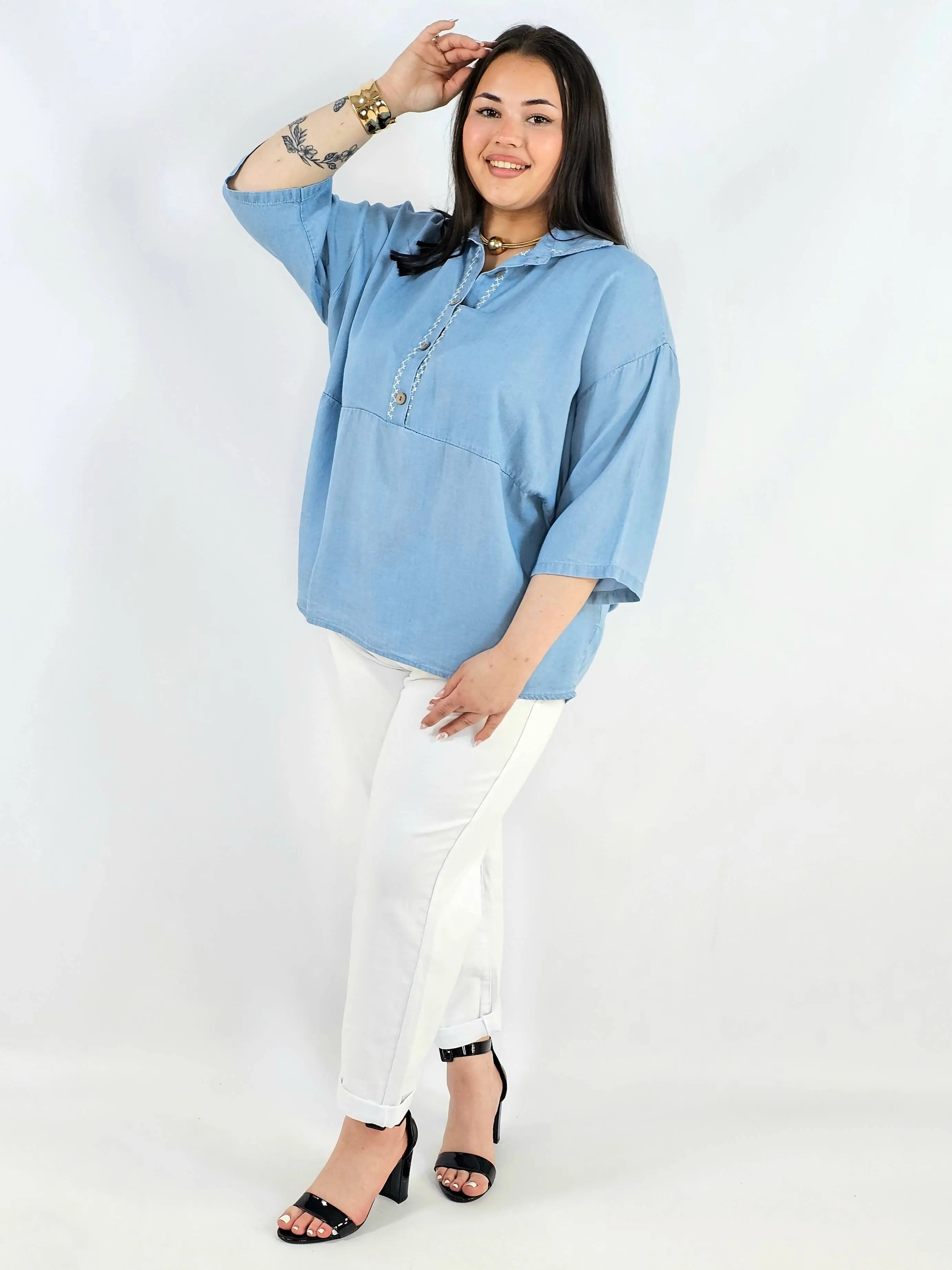 Bluzka plus size z kołnierzykiem i guziczkami XXL – luźny styl - Image 15