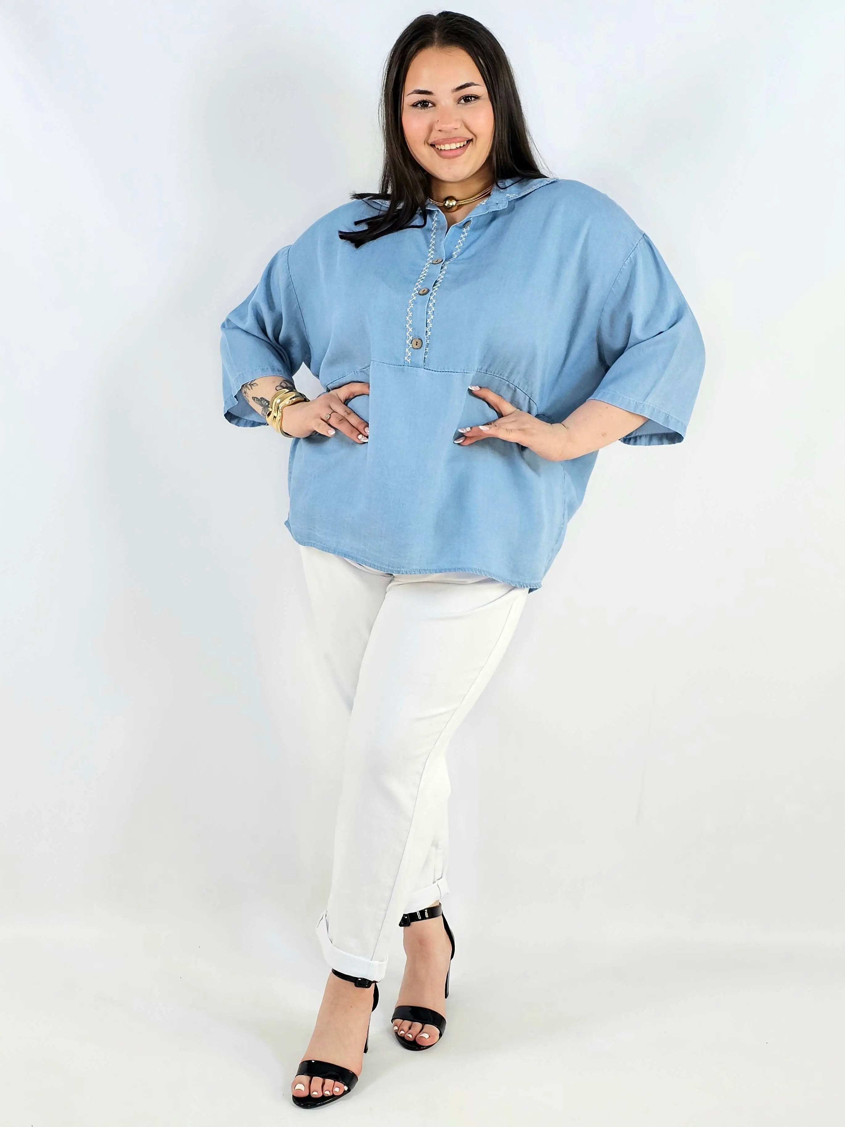 Bluzka plus size z kołnierzykiem i guziczkami XXL – luźny styl - Image 4