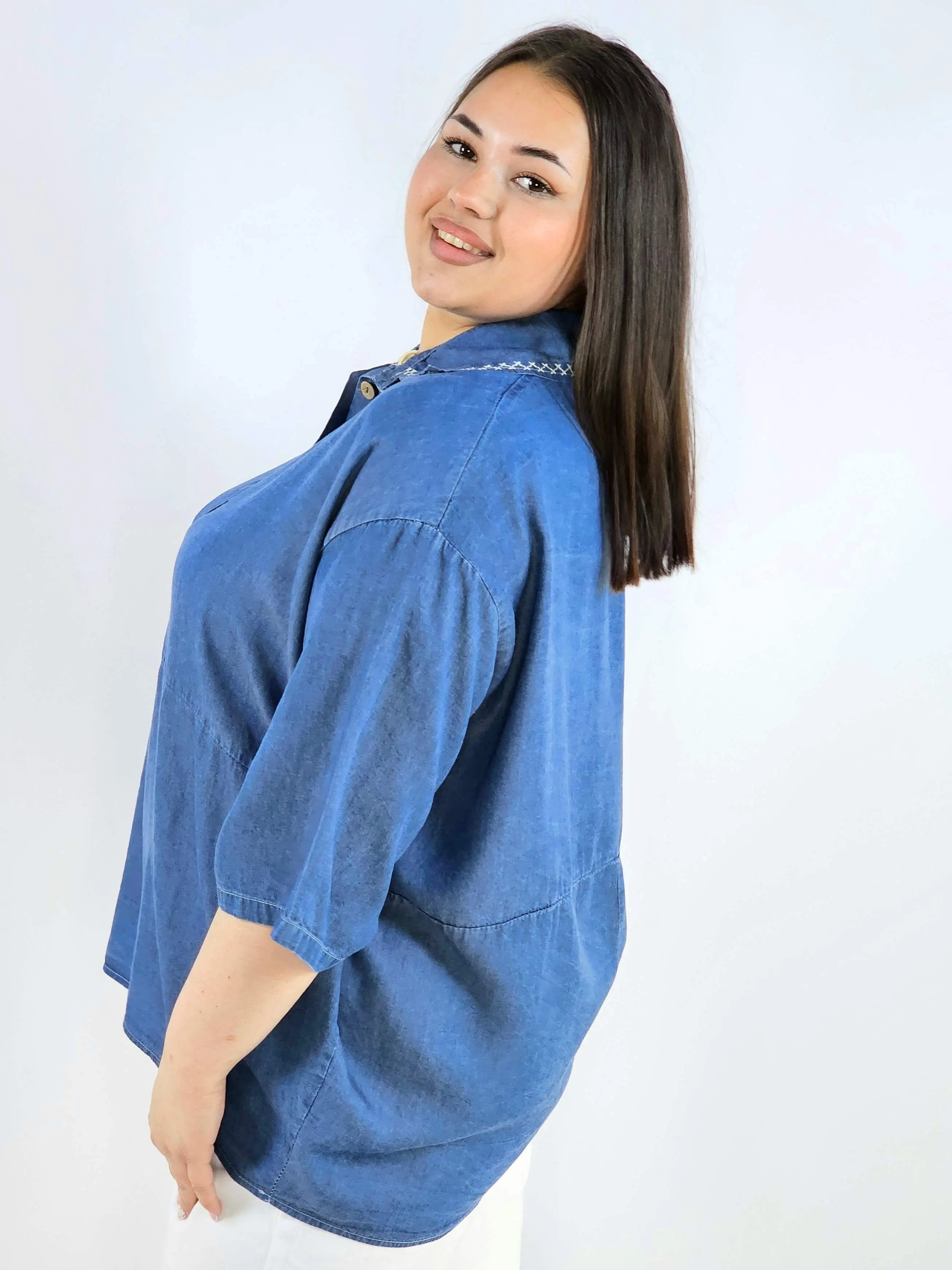 Bluzka plus size z kołnierzykiem i guziczkami XXL – luźny styl - Image 5