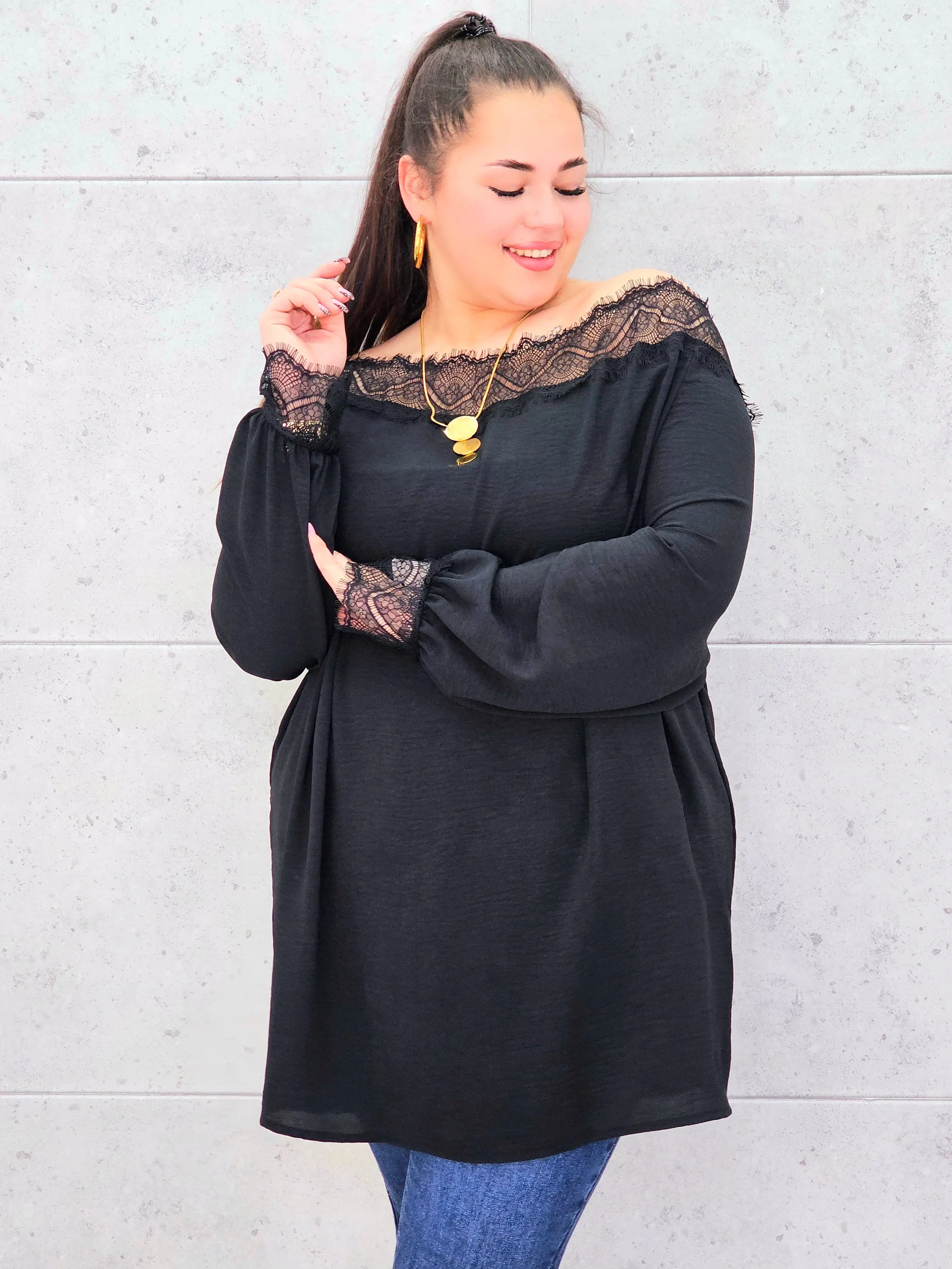 Bluzka plus size z koronką – elegancka bluzka damska XXL - Image 4
