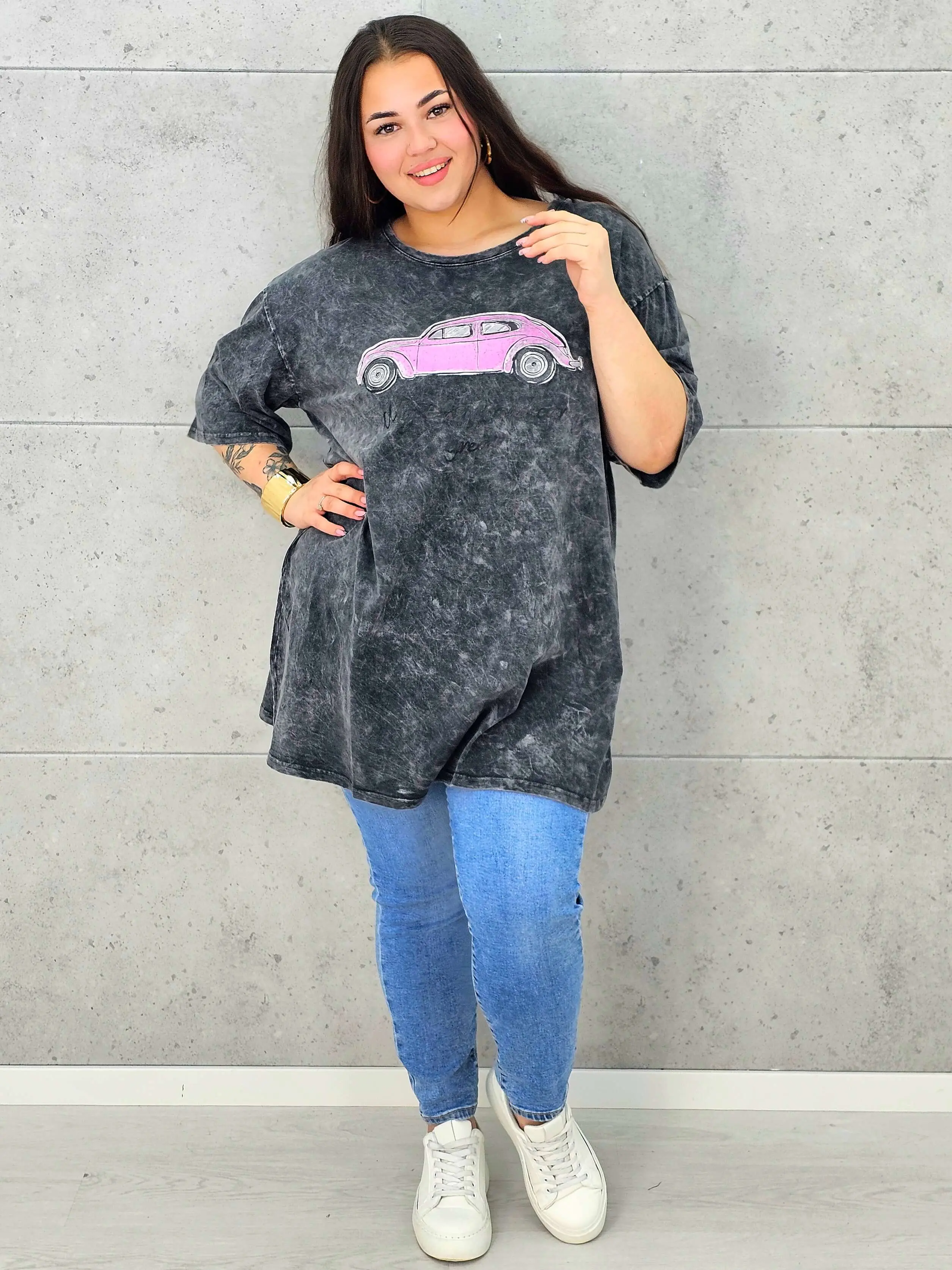 Bluzka plus size z motywem auta – wygoda i styl w jednym - Image 3