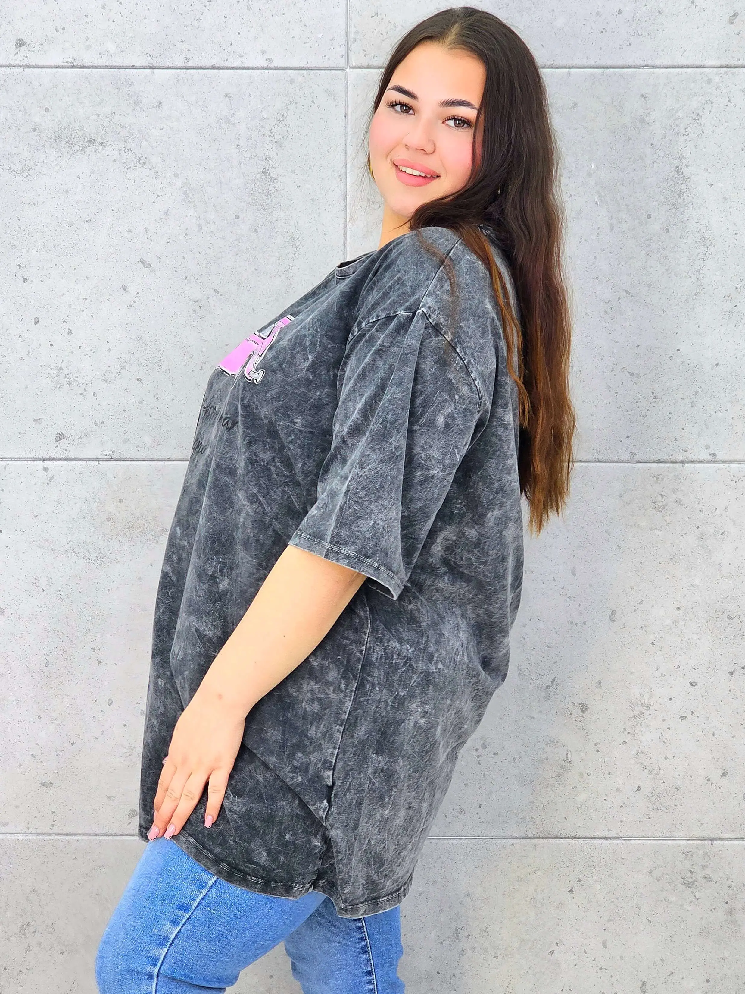 Bluzka plus size z motywem auta – wygoda i styl w jednym - Image 4