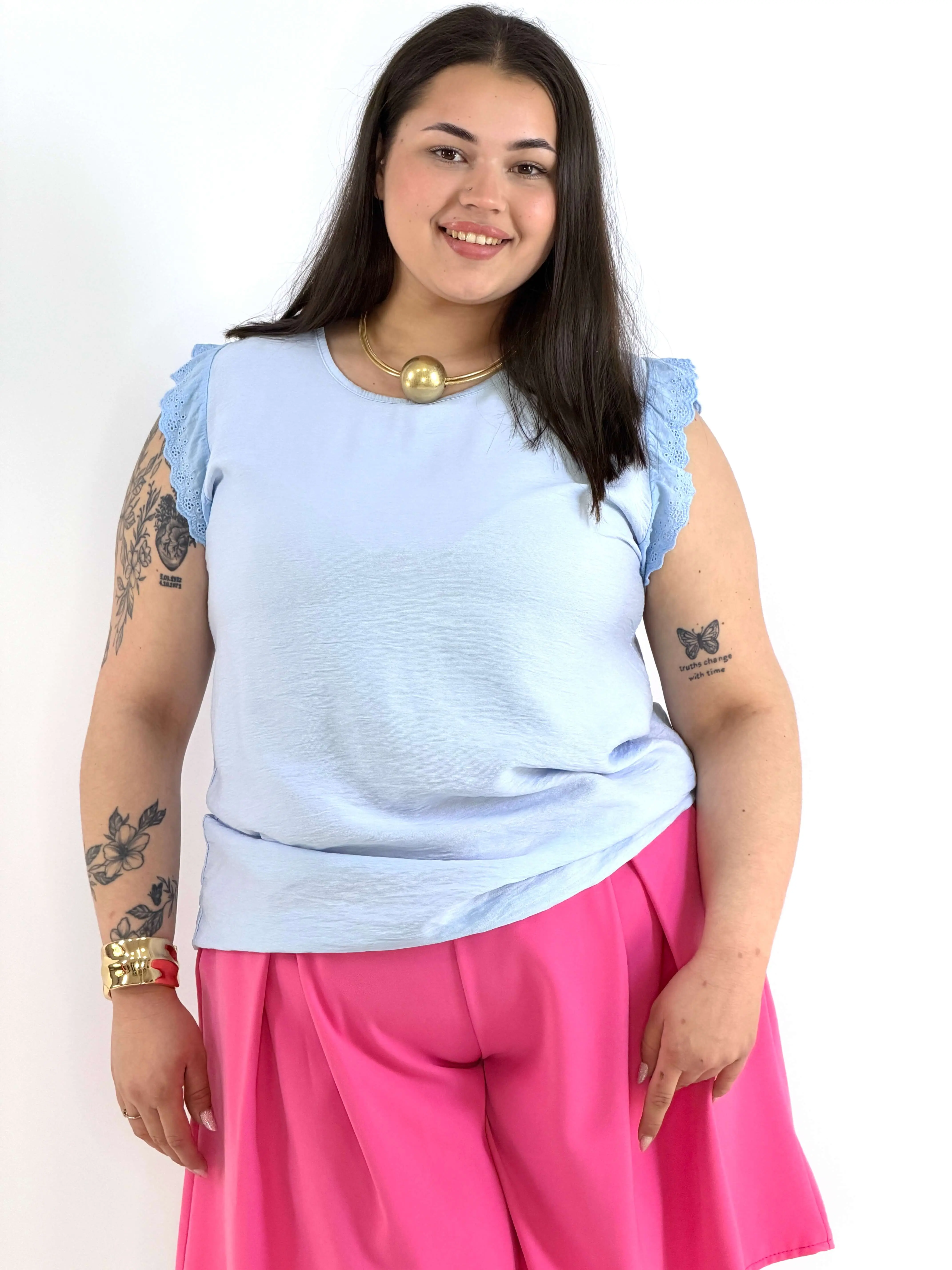 Bluzka plus size z wiskozy – lekka bluzka damska XXL z haftowanym rękawem - Image 18