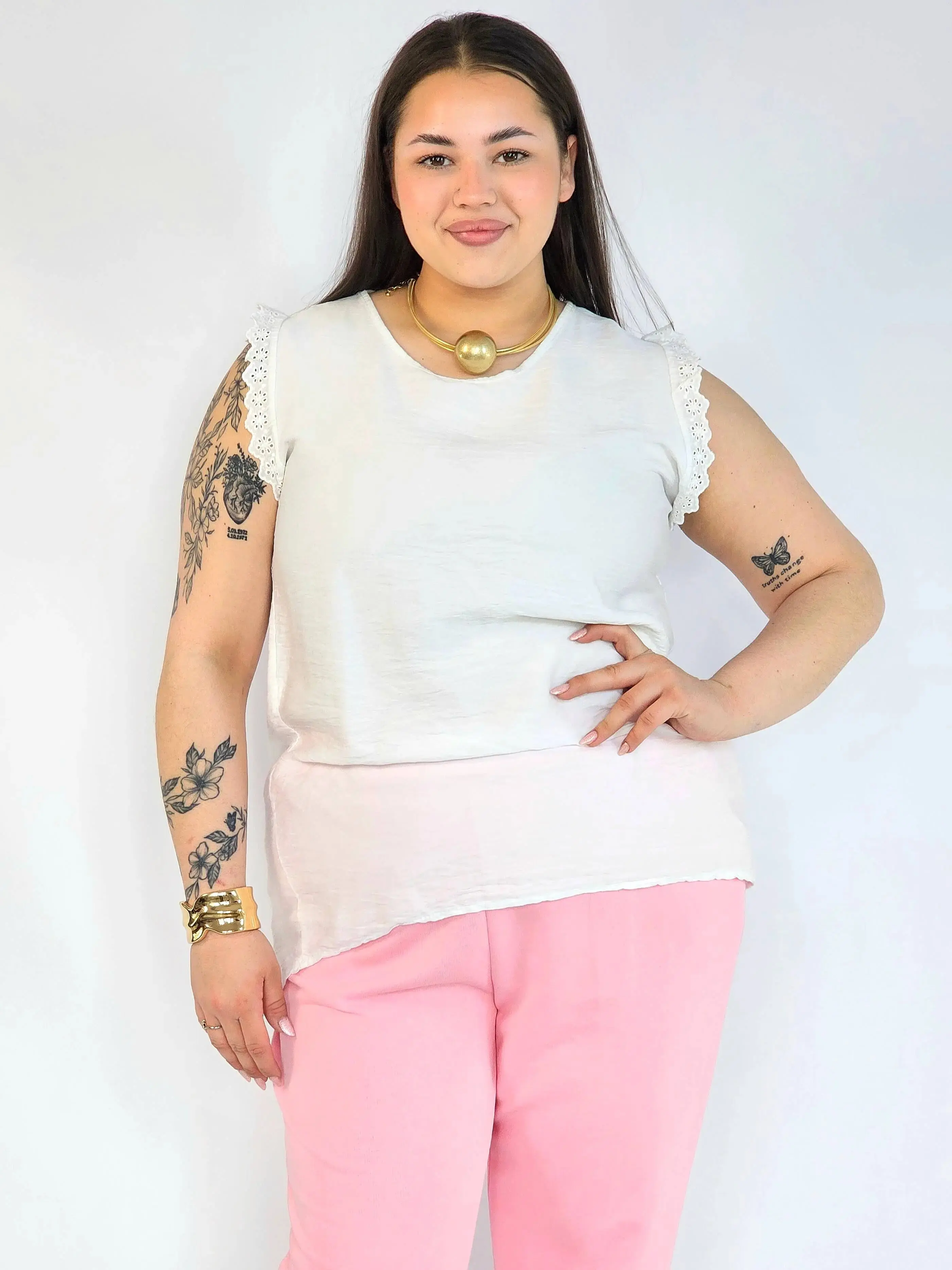 Bluzka plus size z wiskozy – lekka bluzka damska XXL z haftowanym rękawem - Image 6