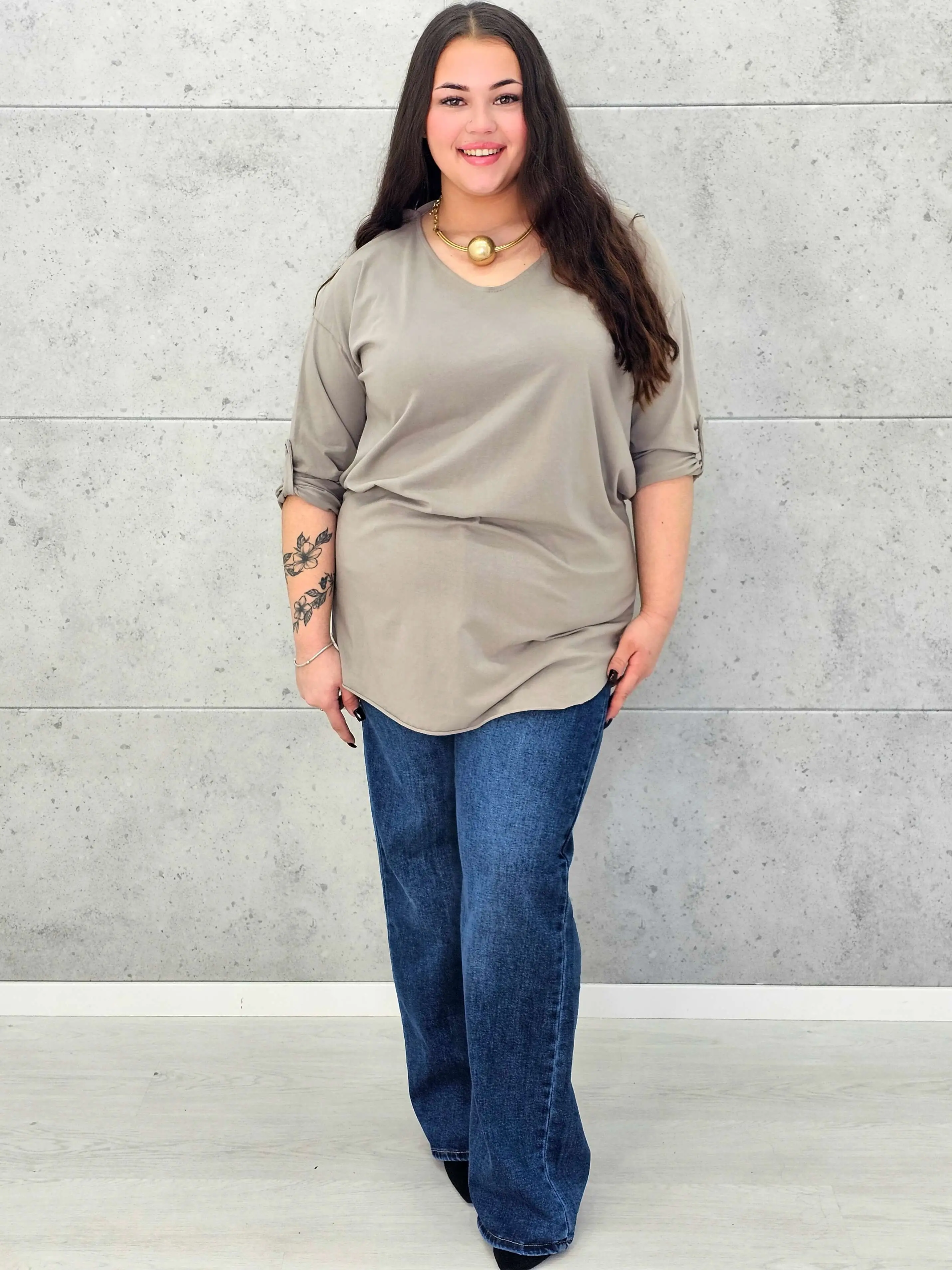Bluzka Plus Size z Wiązaniem StylowaXL – Wygoda i Subtelna Elegancja dla Kobiet XXL