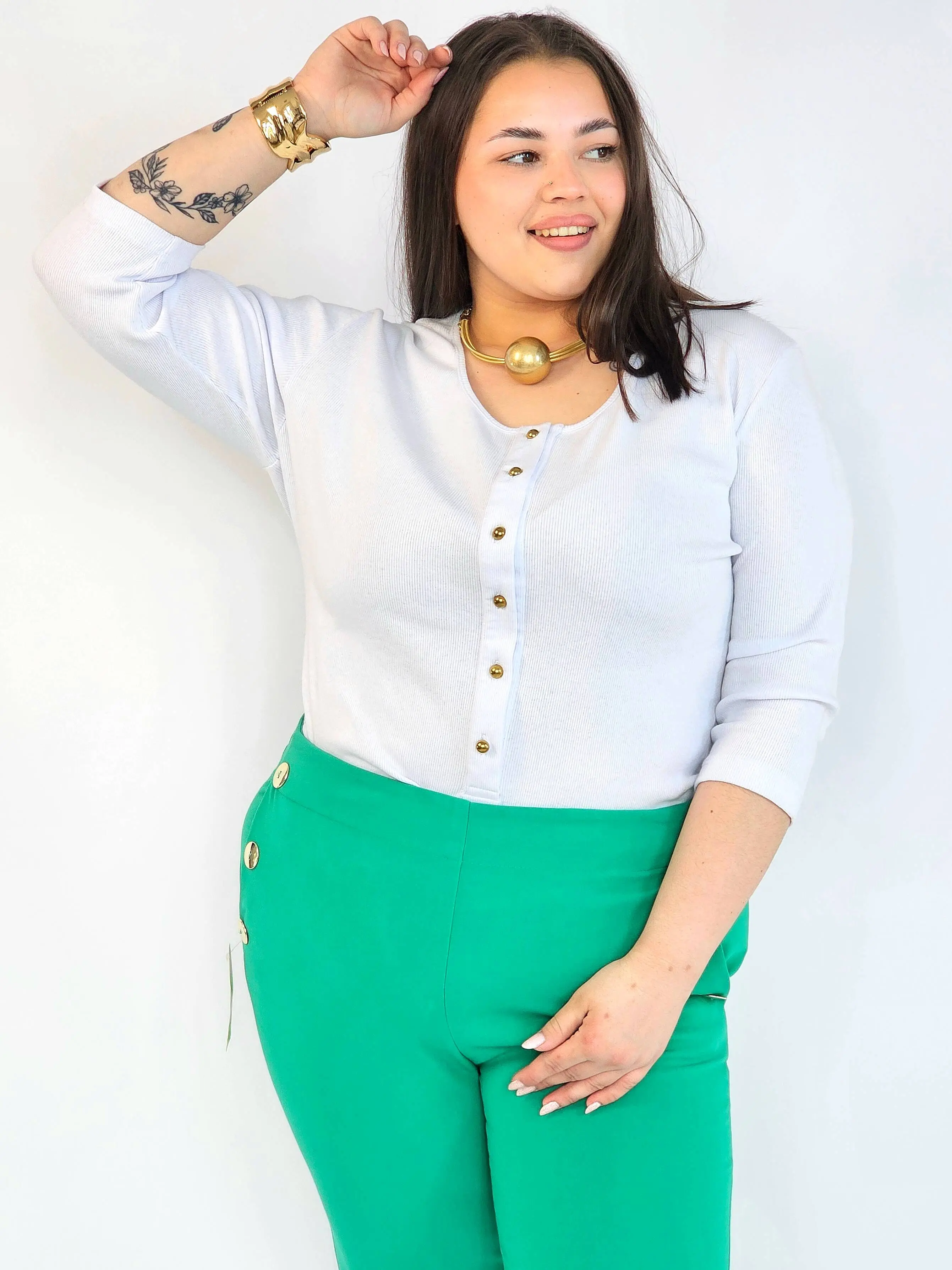 Body plus size – białe body damskie XXL z guziczkami - Image 2