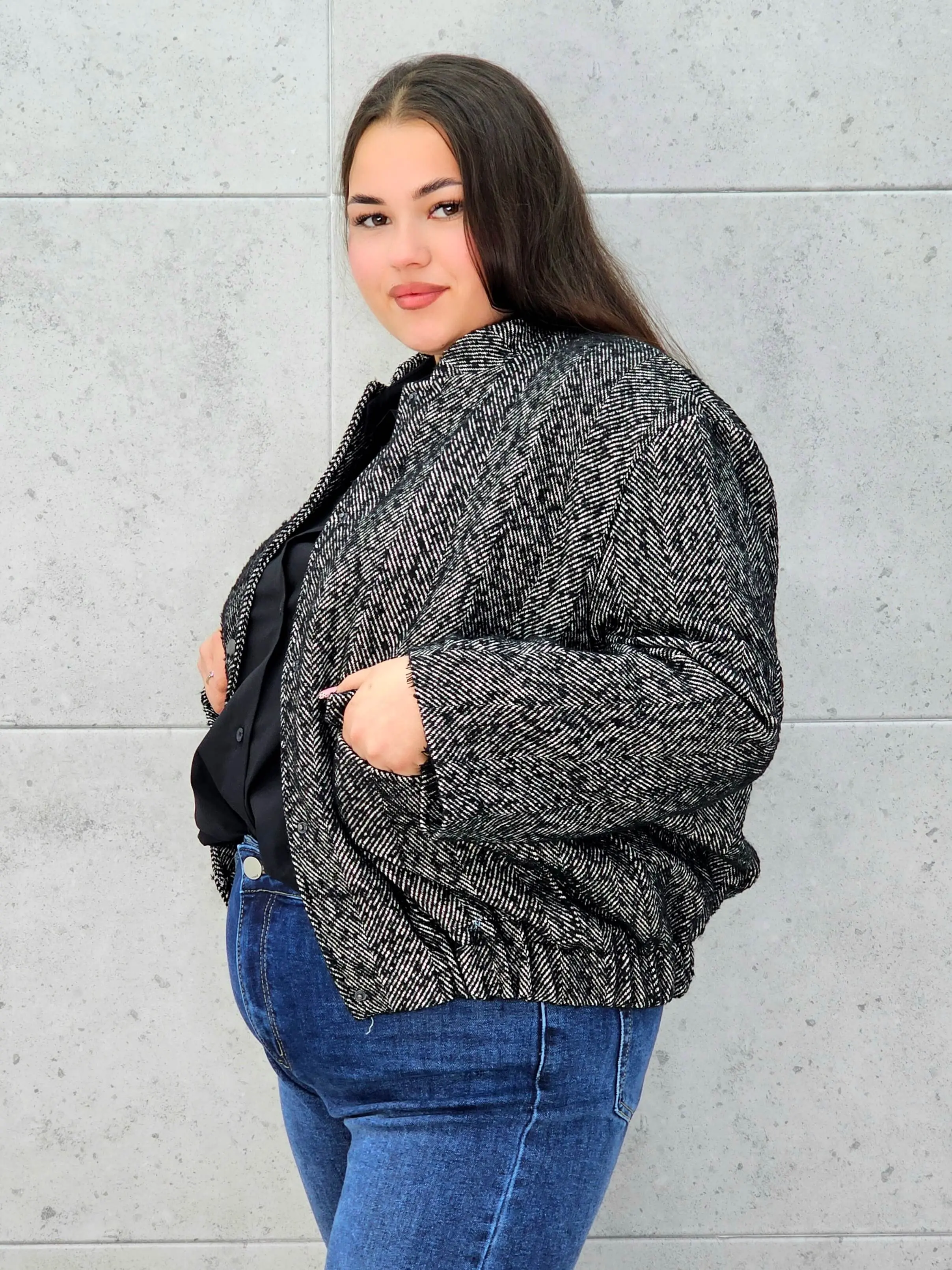 Bomberka plus size – modna i wygodna kurtka dla każdej kobiety - Image 3