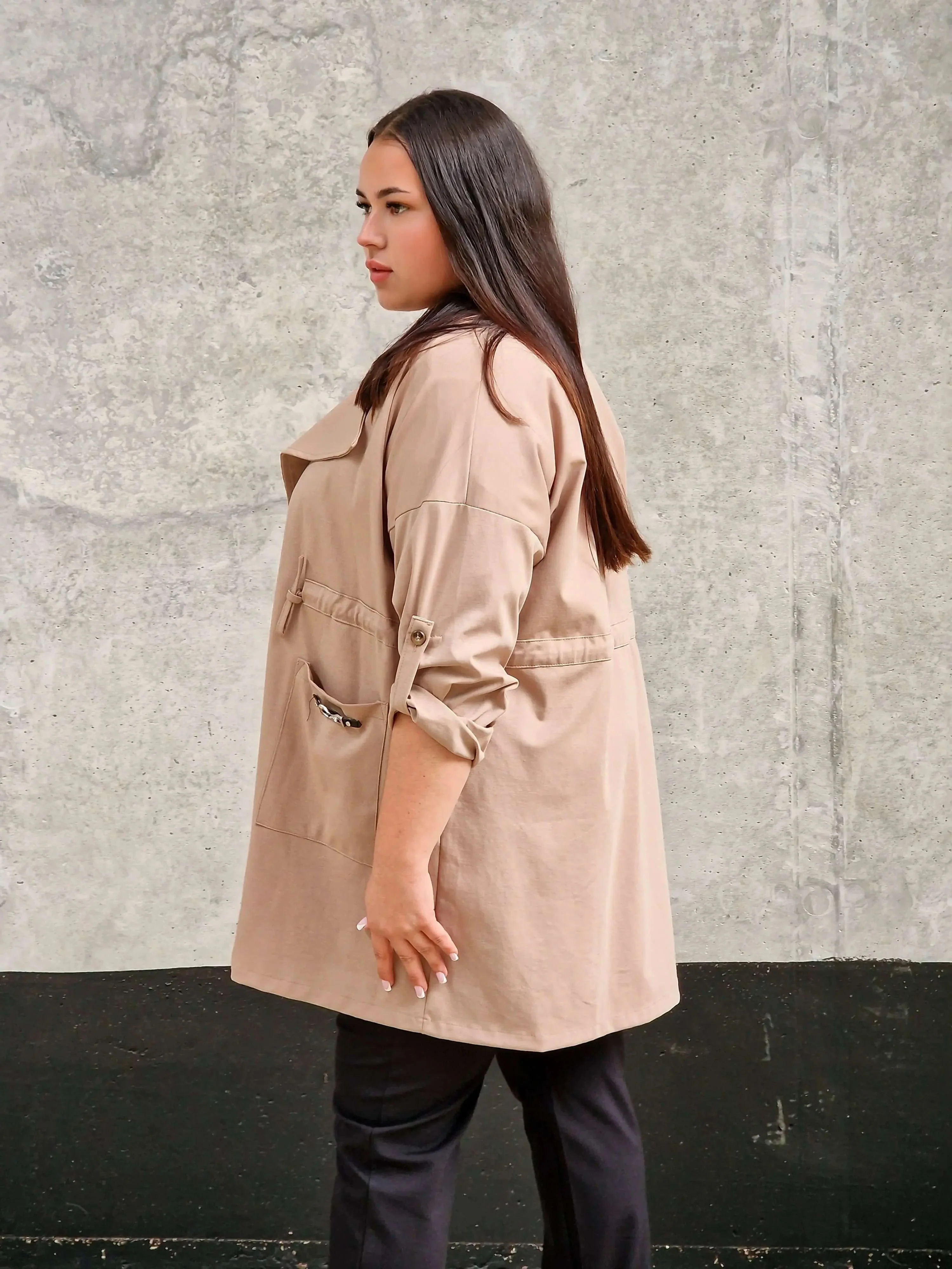 Elegancka Narzutka Plus Size Jasny Beż- Styl i Komfort - Image 5