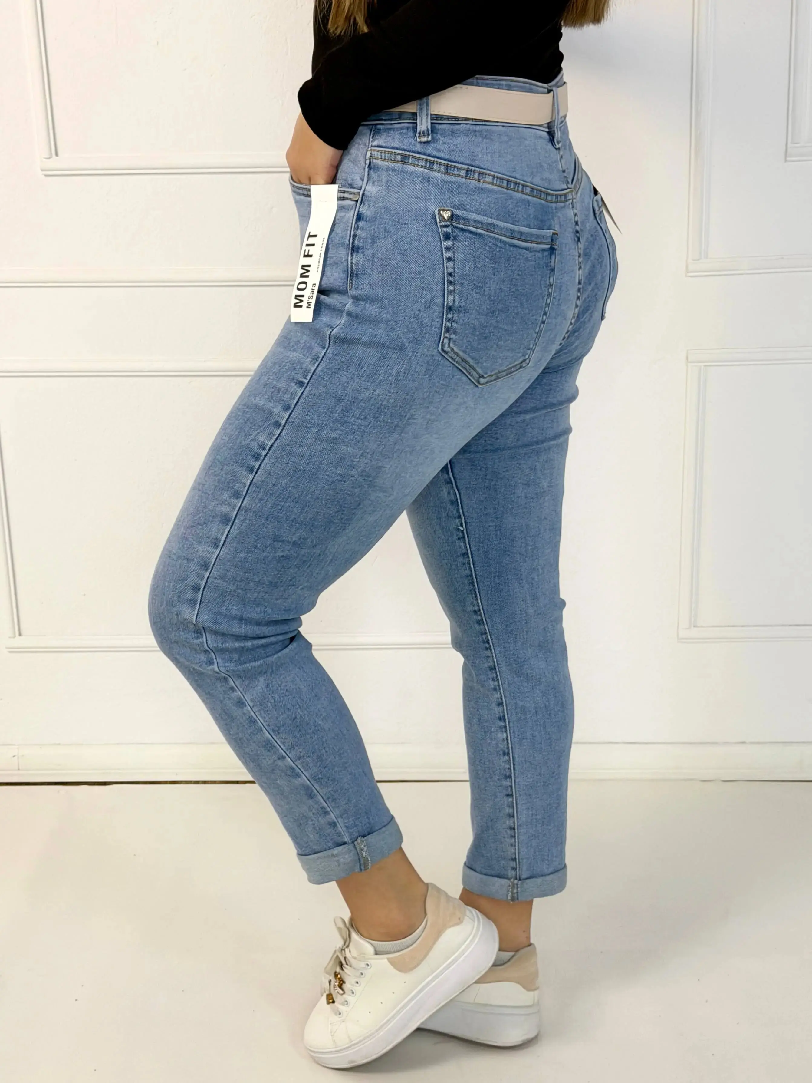 Jeansy plus size M'Sara mom fit XXL – jasny denim z wysokim stanem - Image 3