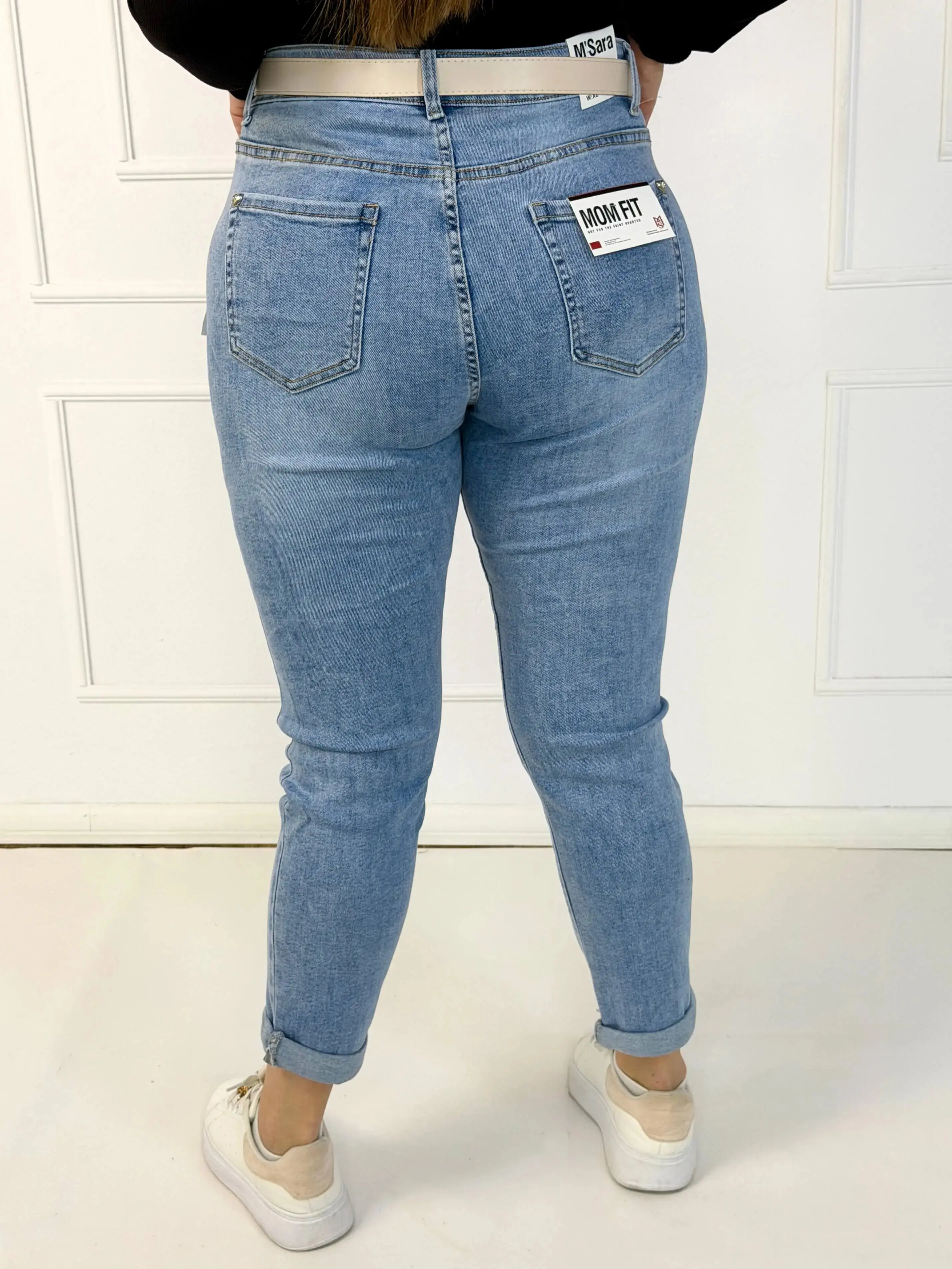 Jeansy plus size M'Sara mom fit XXL – jasny denim z wysokim stanem - Image 4