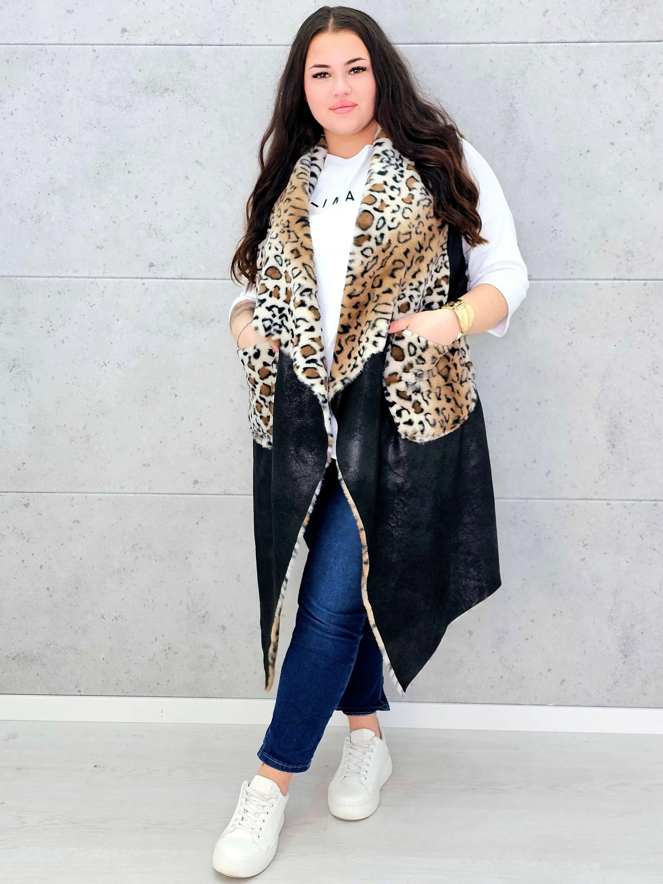 Kamizelka plus size z futerkiem w zwierzęcy wzór – modny akcent i ciepło w jednym - Image 13
