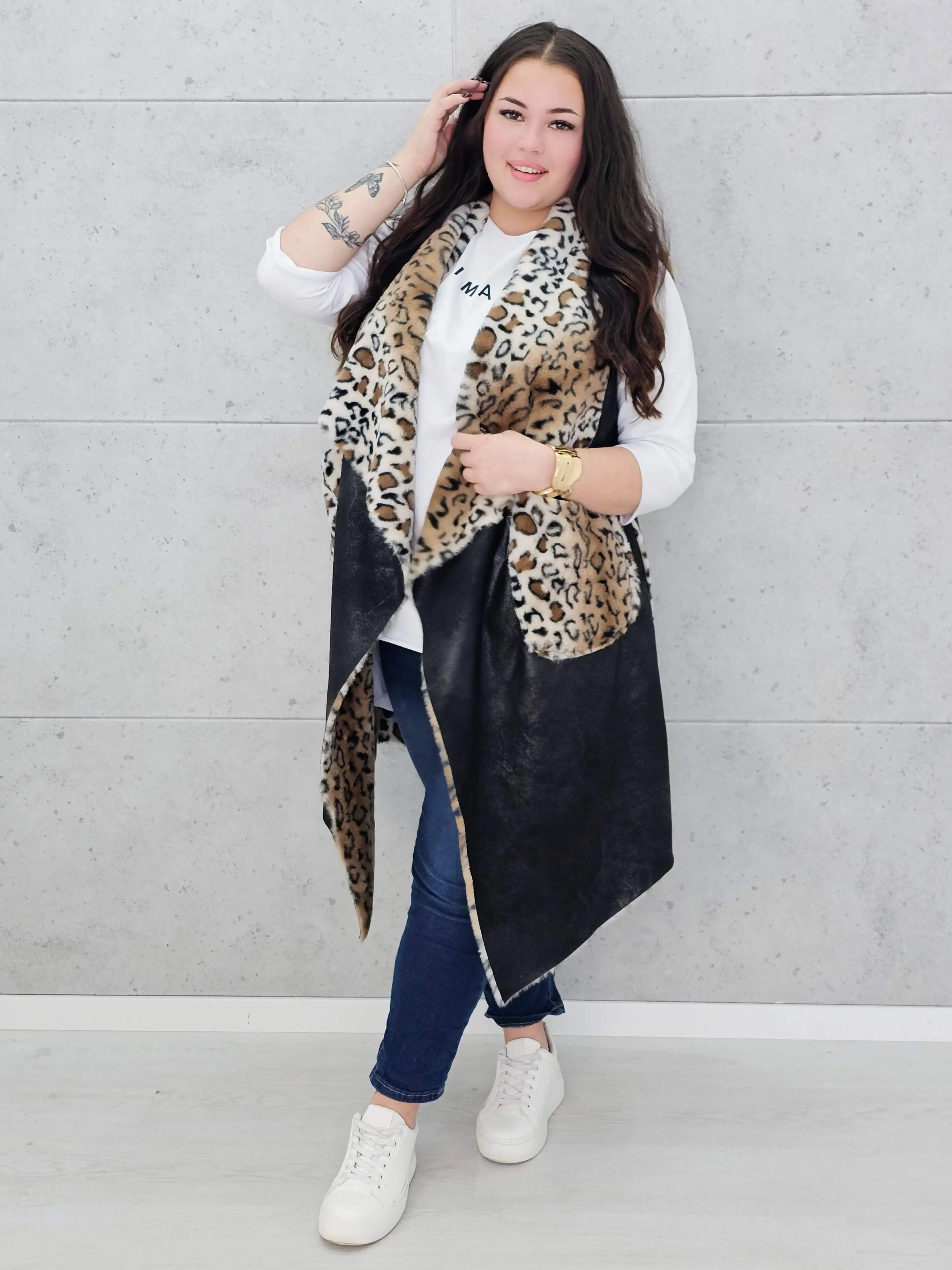 Kamizelka plus size z futerkiem w zwierzęcy wzór – modny akcent i ciepło w jednym - Image 14