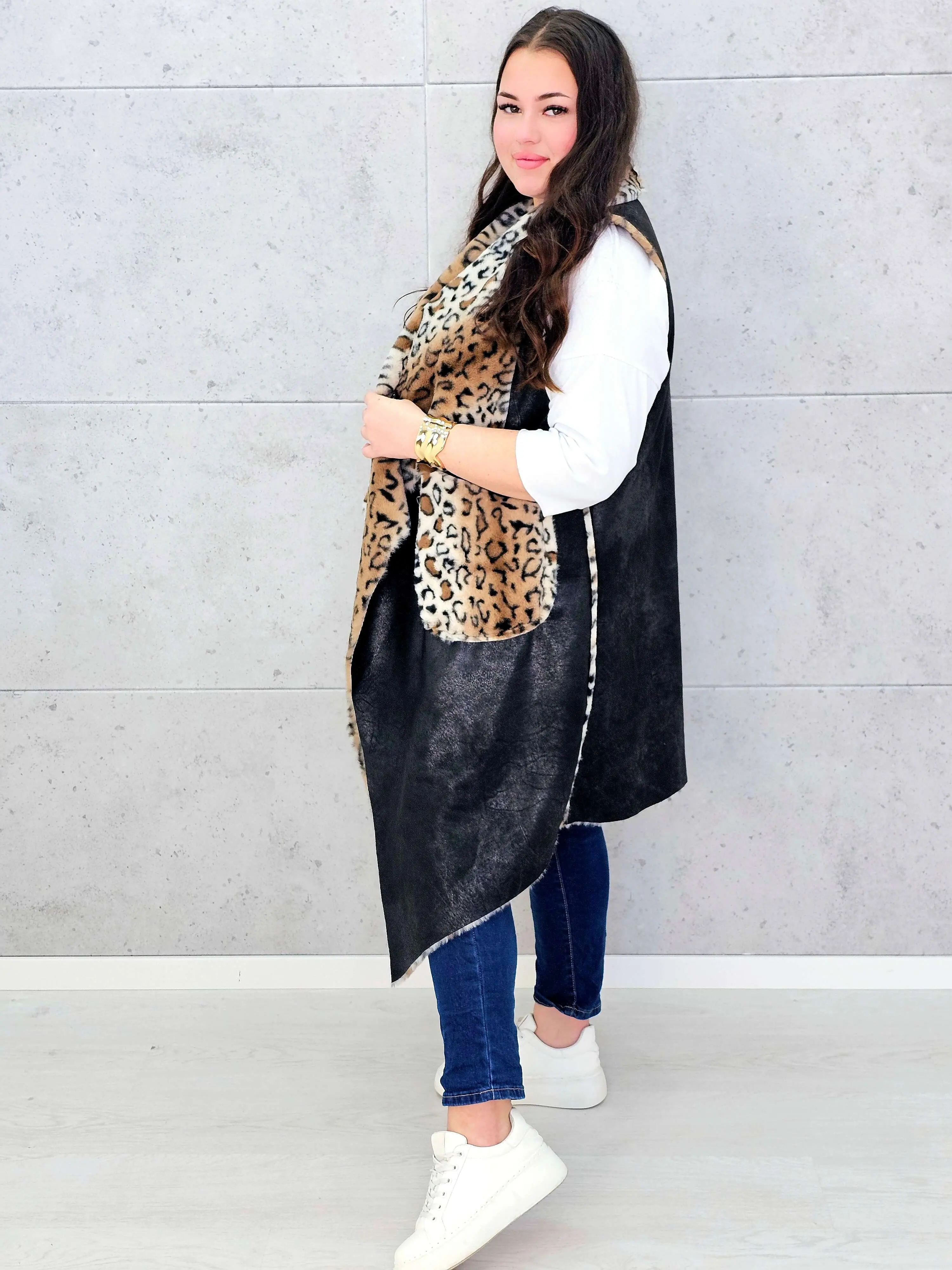 Kamizelka plus size z futerkiem w zwierzęcy wzór – modny akcent i ciepło w jednym - Image 15