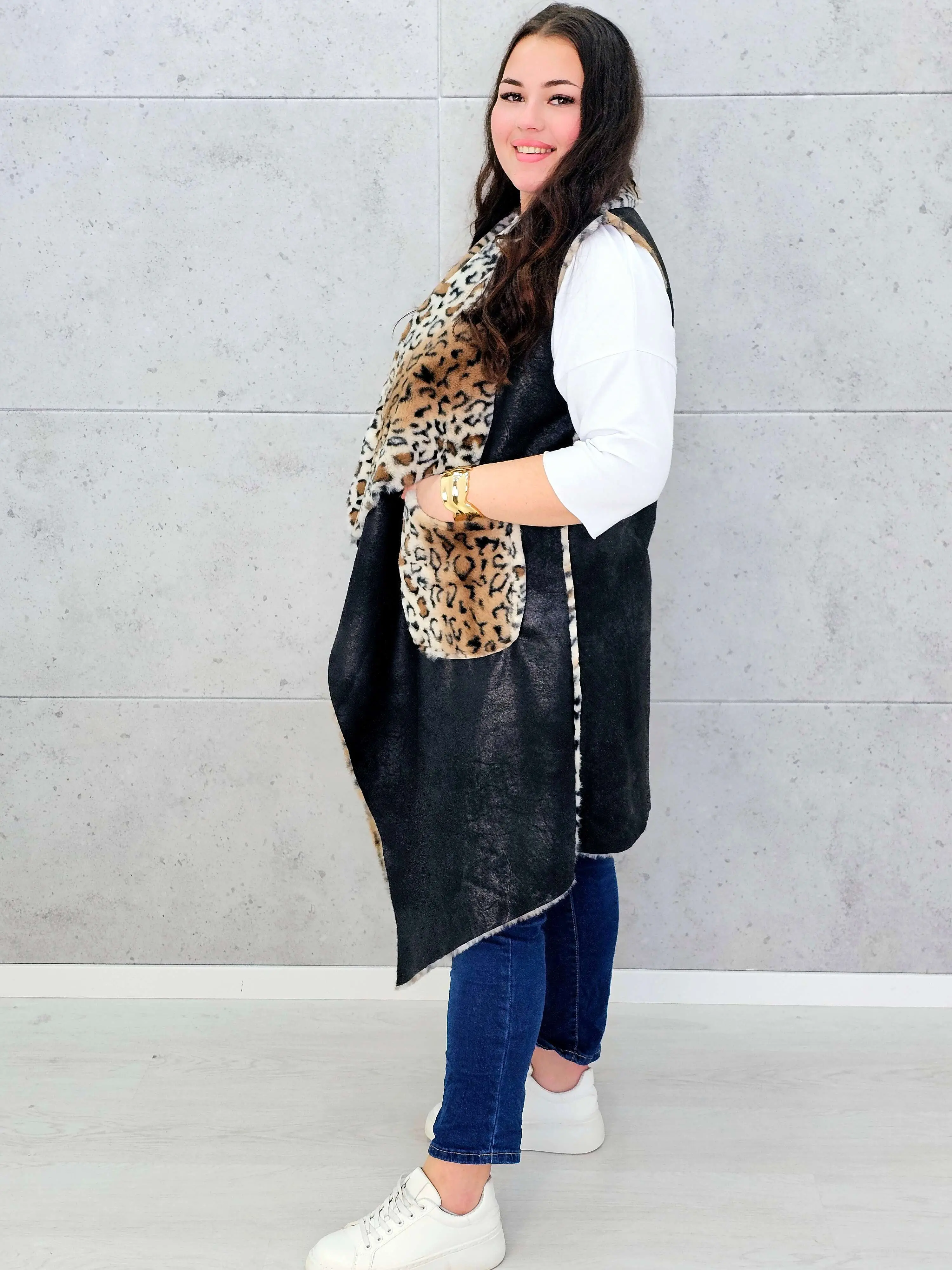 Kamizelka plus size z futerkiem w zwierzęcy wzór – modny akcent i ciepło w jednym - Image 17