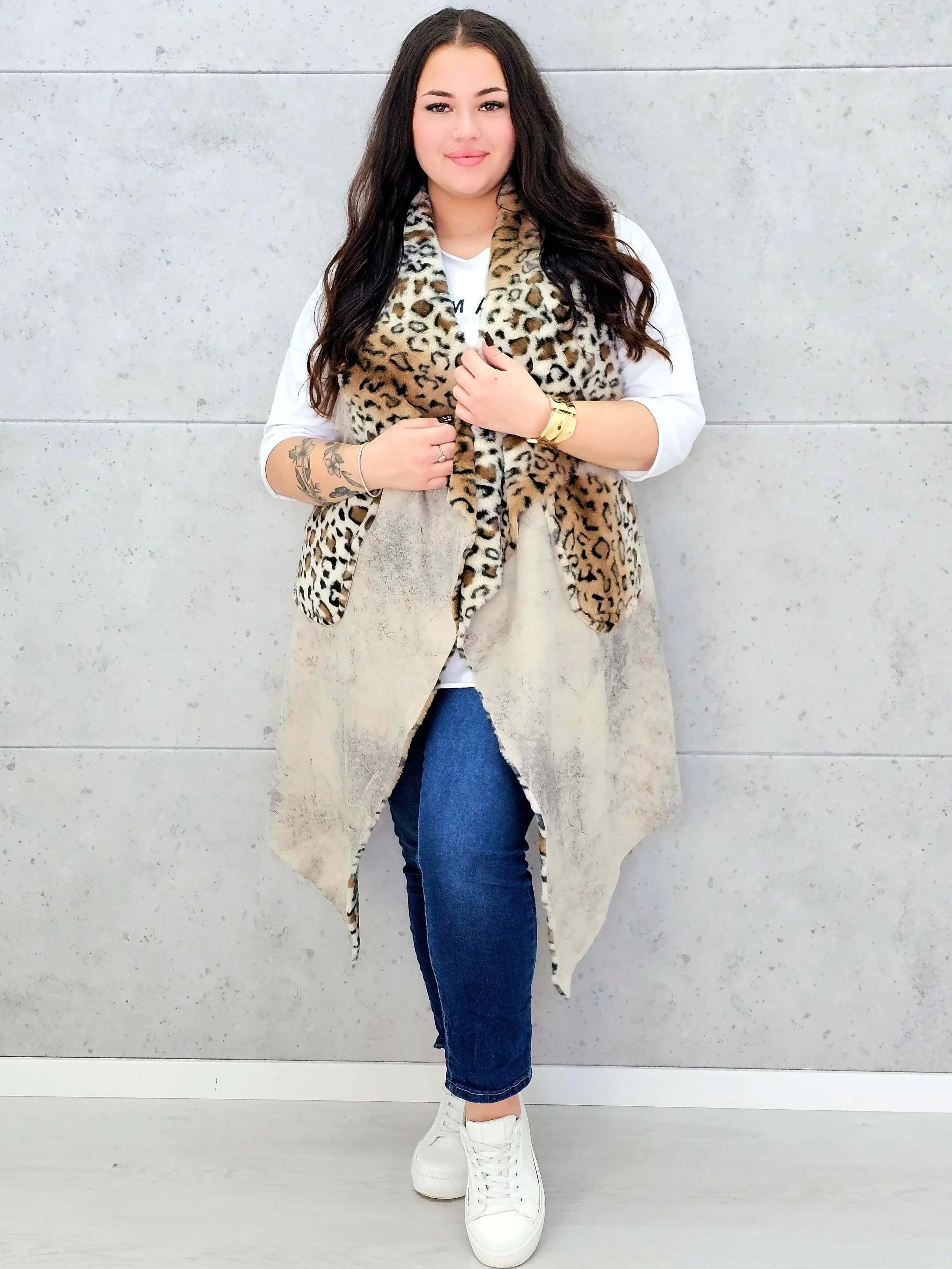 Kamizelka plus size z futerkiem w zwierzęcy wzór – modny akcent i ciepło w jednym - Image 19