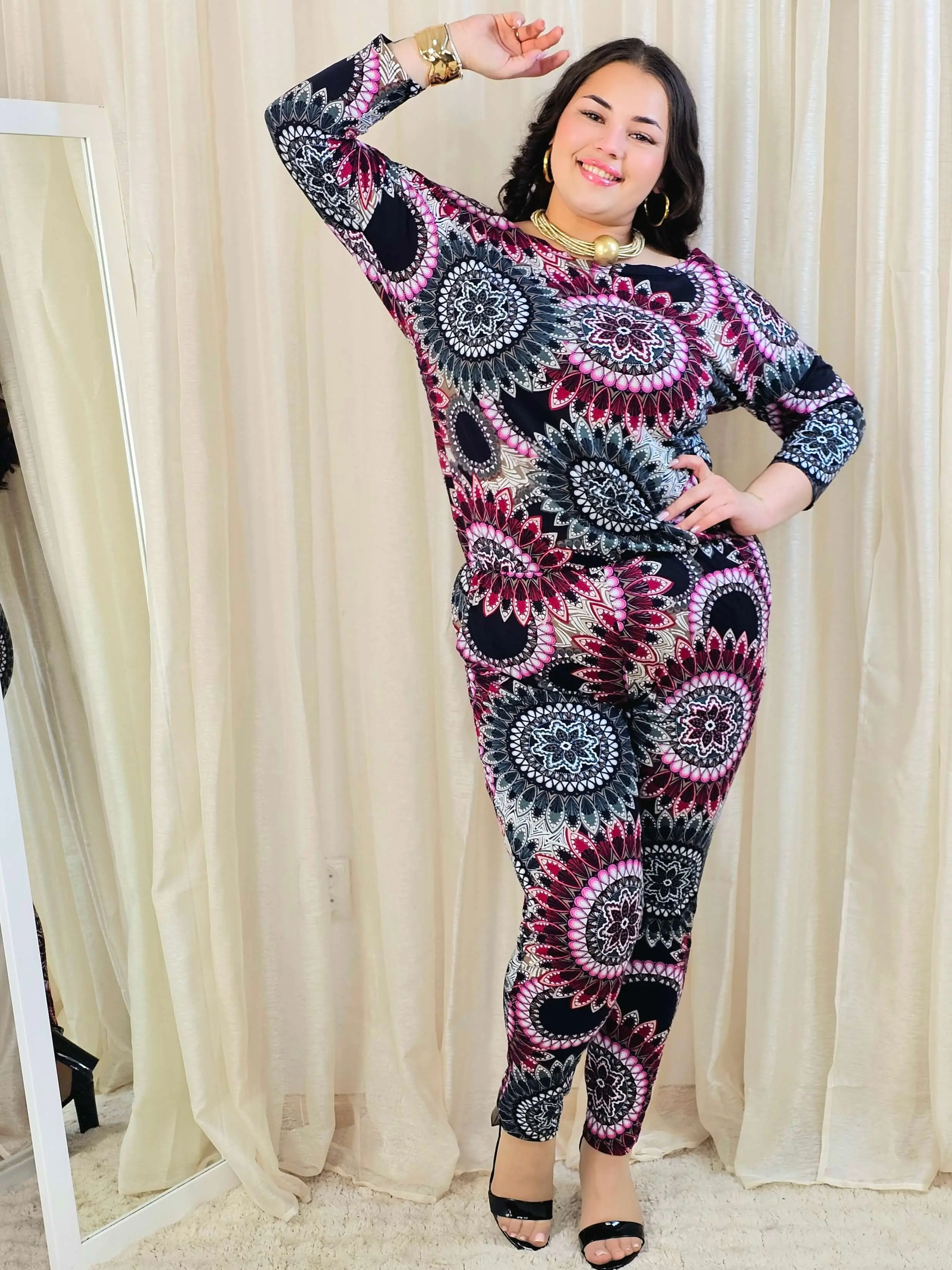 Kombinezon plus size we wzór dekoracyjny – stylowy i wygodny - Image 6