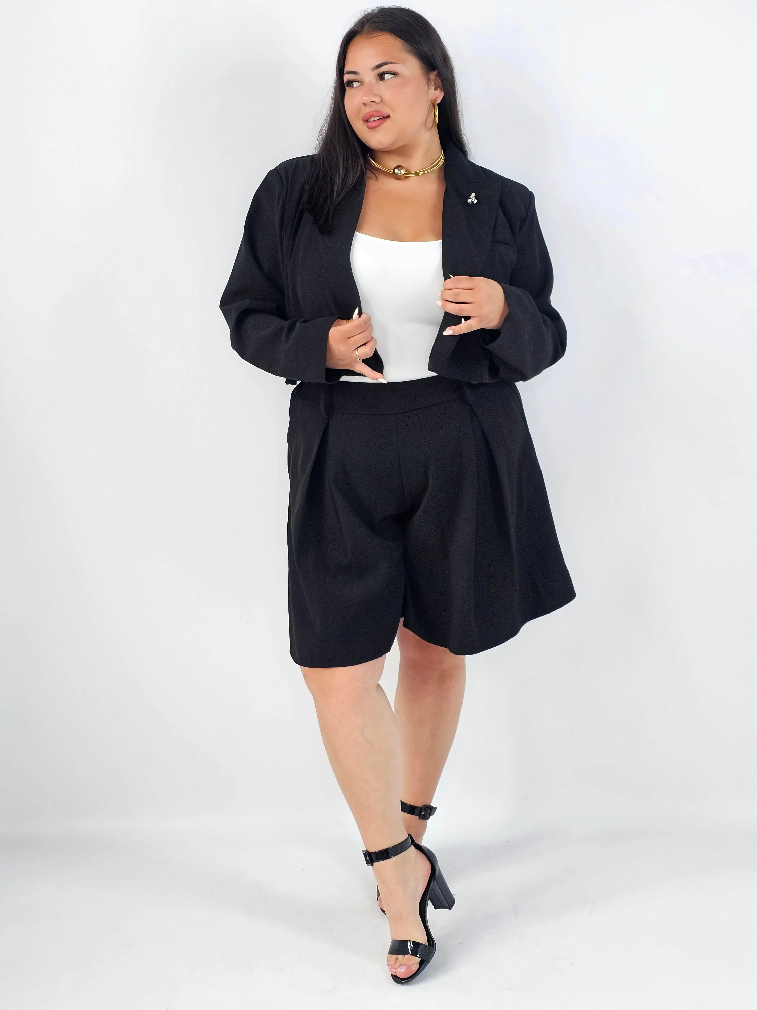 Komplet plus size garniturowy z krótką marynarką i szortami XXL - Image 14