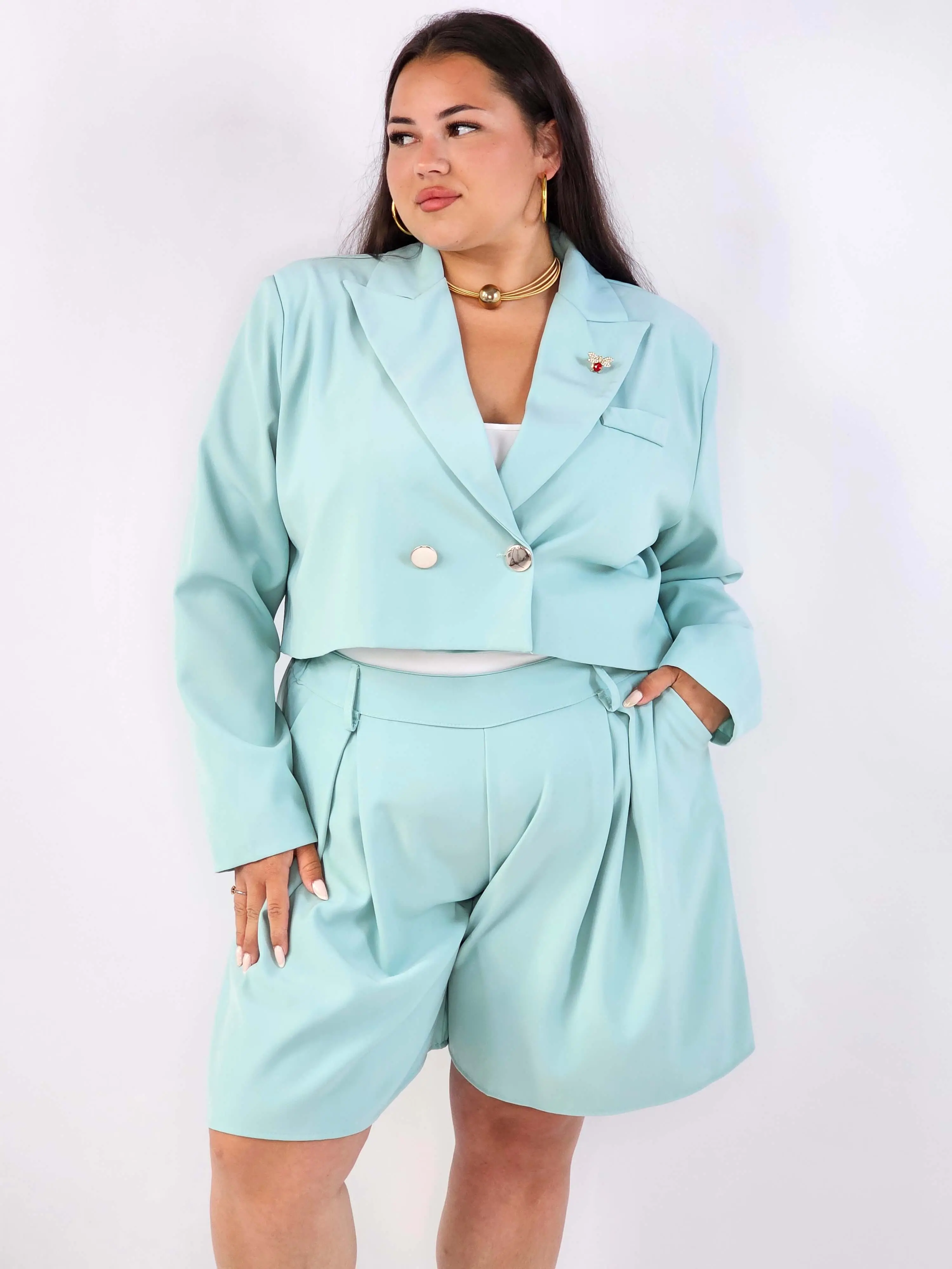 Komplet plus size garniturowy z krótką marynarką i szortami XXL - Image 4