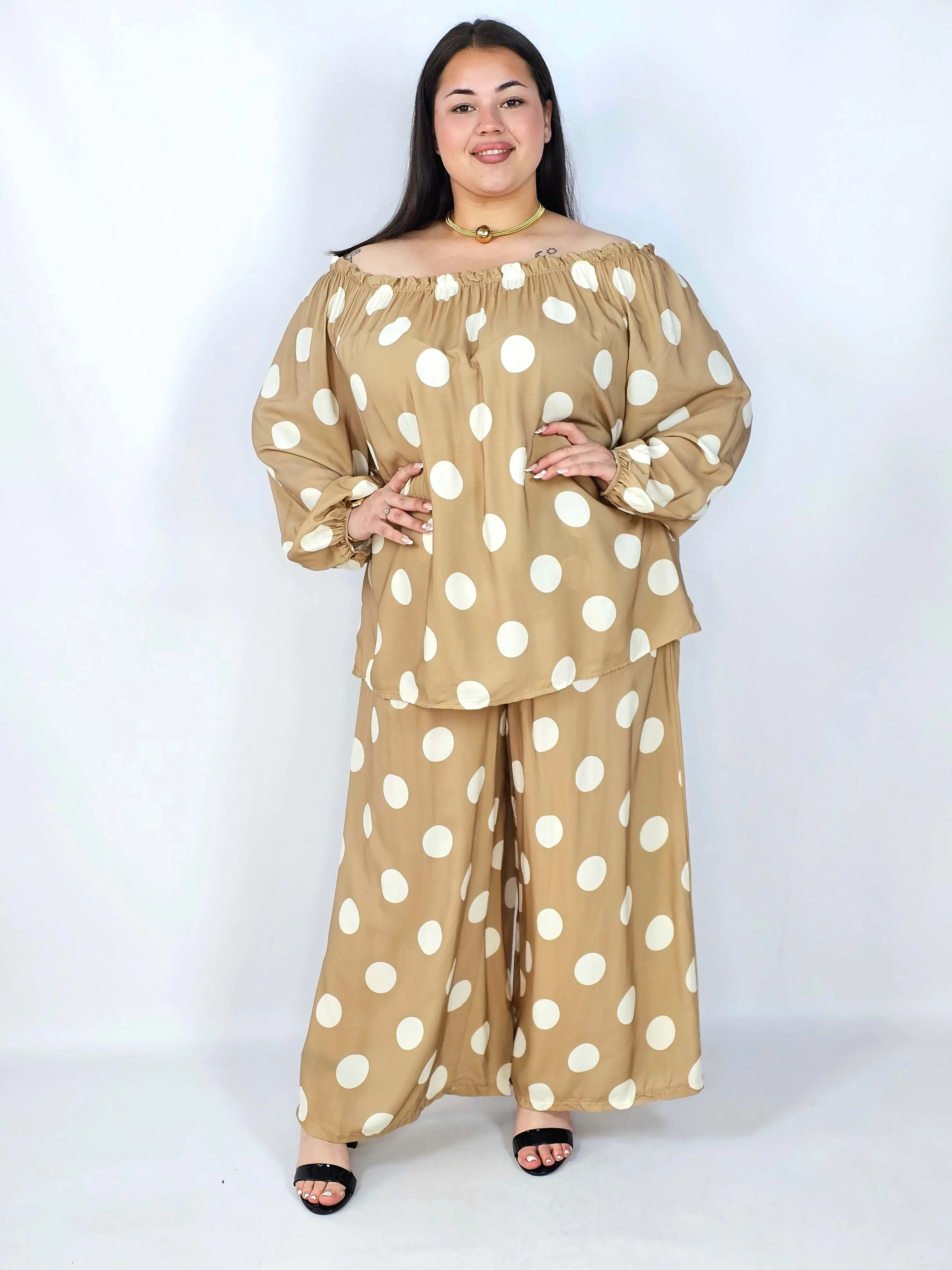 Komplet plus size hiszpanka w grochy – elegancki komplet XXL spodnie i bluzka - Image 10