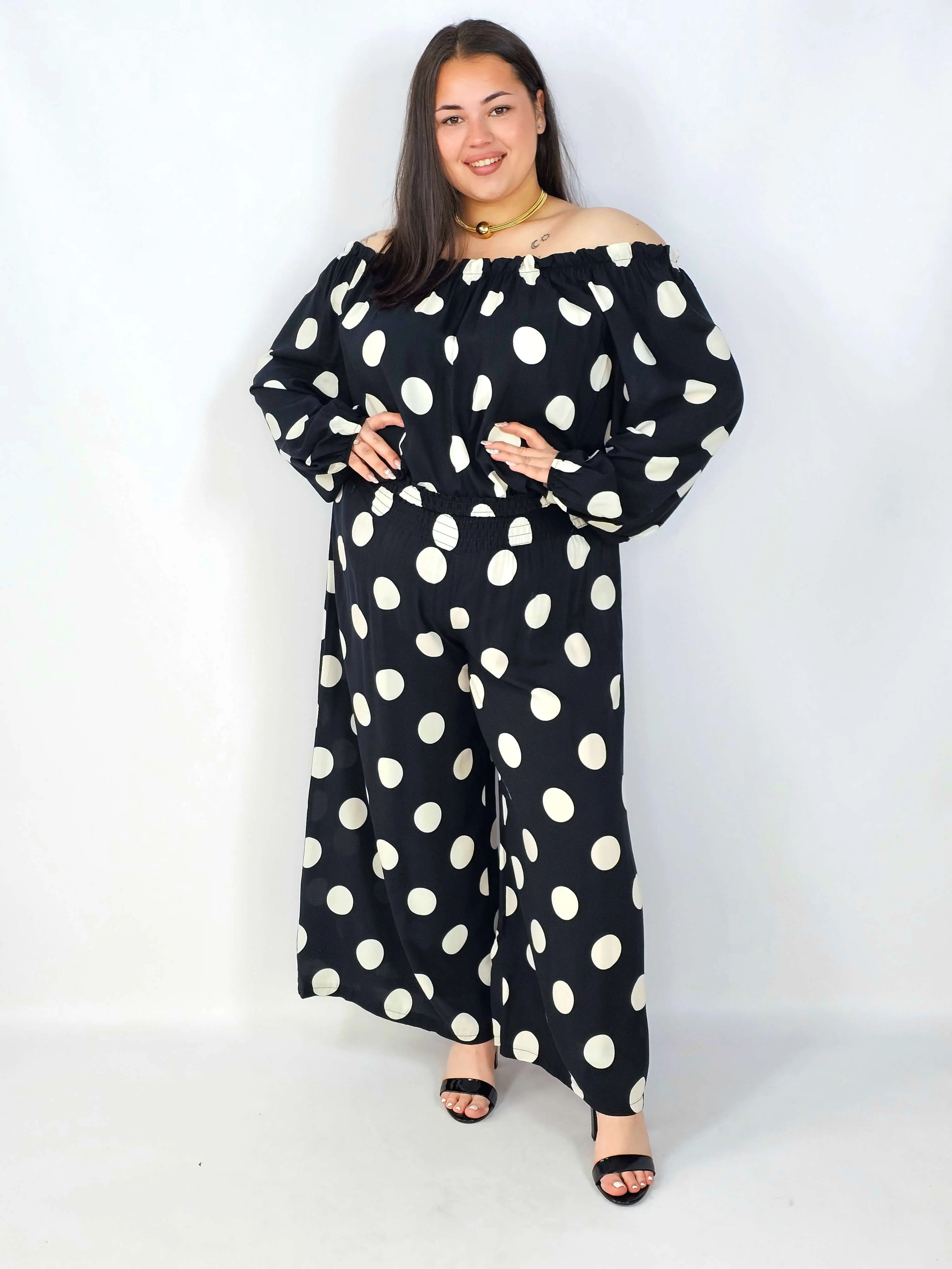 Komplet plus size hiszpanka w grochy – elegancki komplet XXL spodnie i bluzka - Image 12