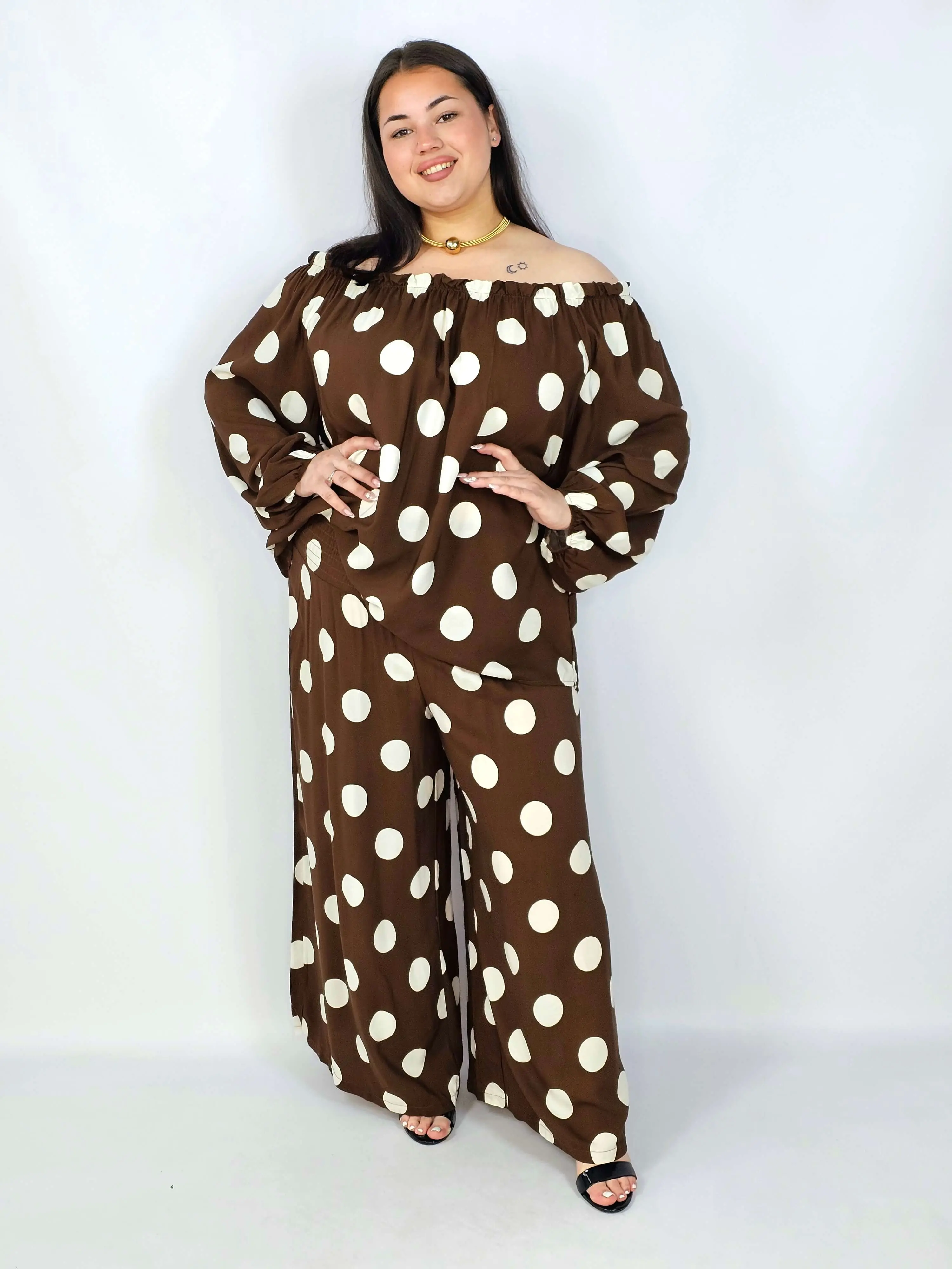 Komplet plus size hiszpanka w grochy – elegancki komplet XXL spodnie i bluzka - Image 5