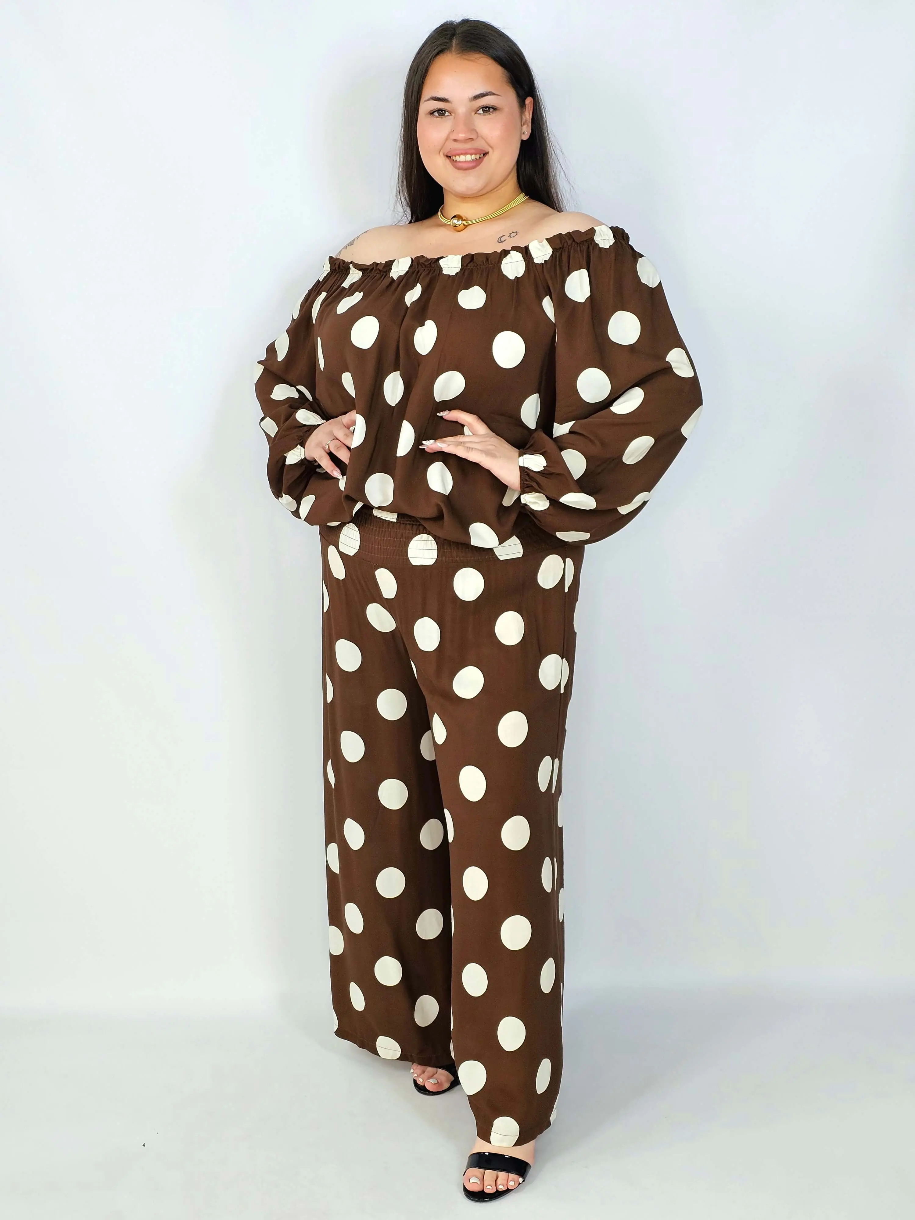 Komplet plus size hiszpanka w grochy – elegancki komplet XXL spodnie i bluzka - Image 6