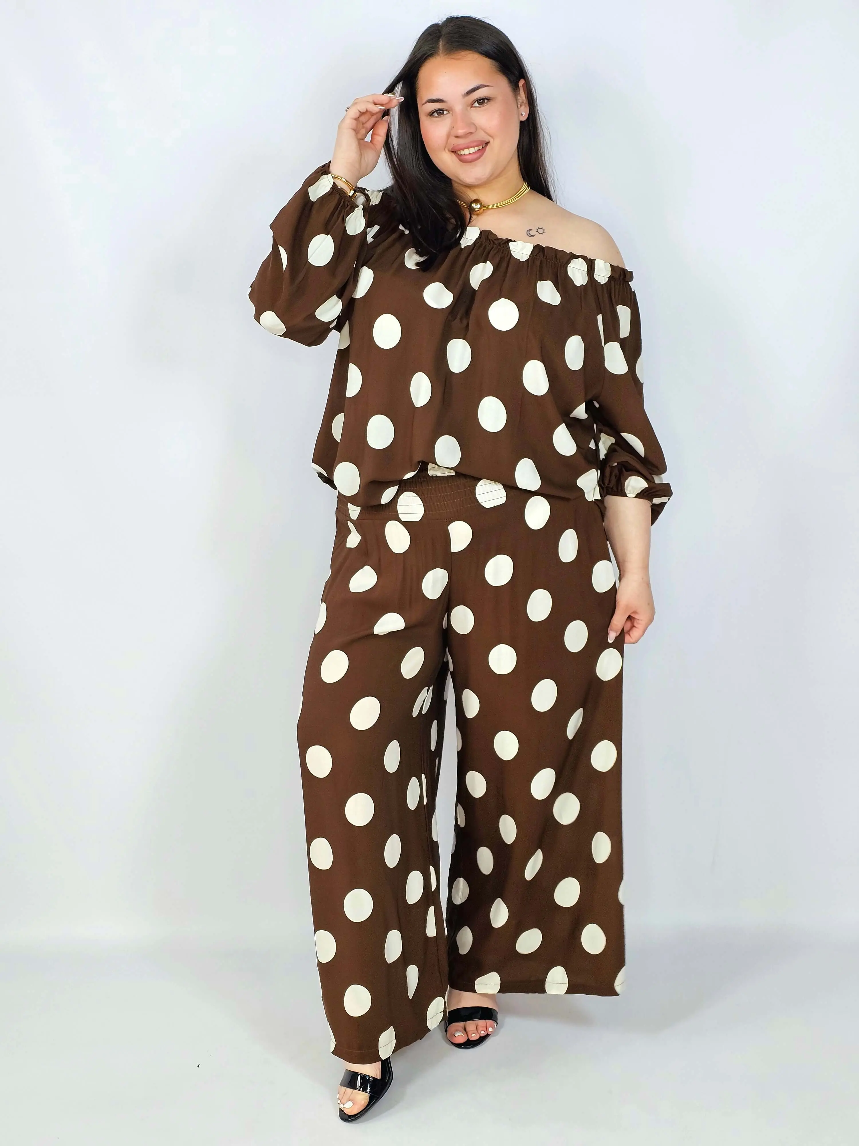 Komplet plus size hiszpanka w grochy – elegancki komplet XXL spodnie i bluzka - Image 7