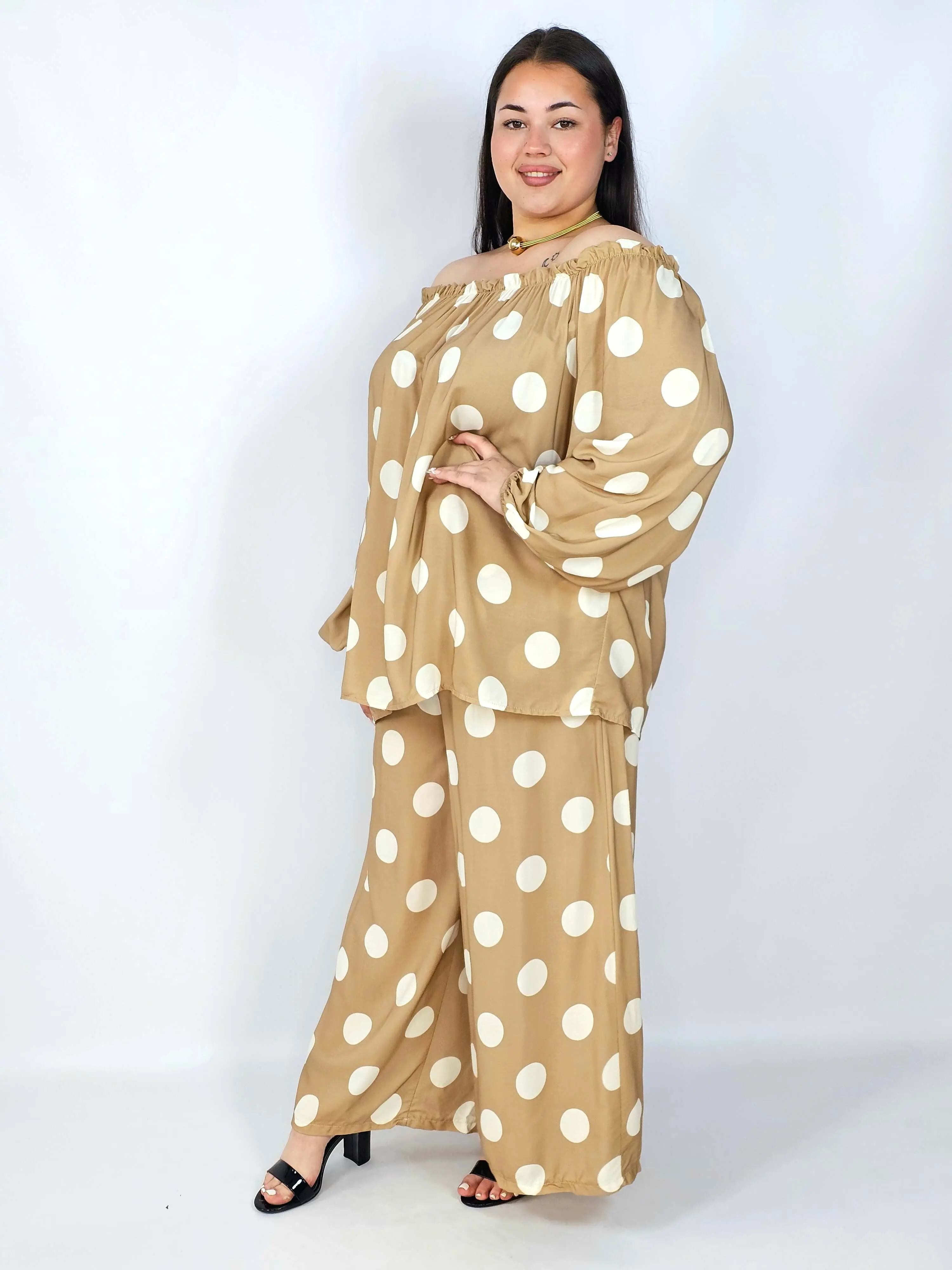Komplet plus size hiszpanka w grochy – elegancki komplet XXL spodnie i bluzka - Image 8