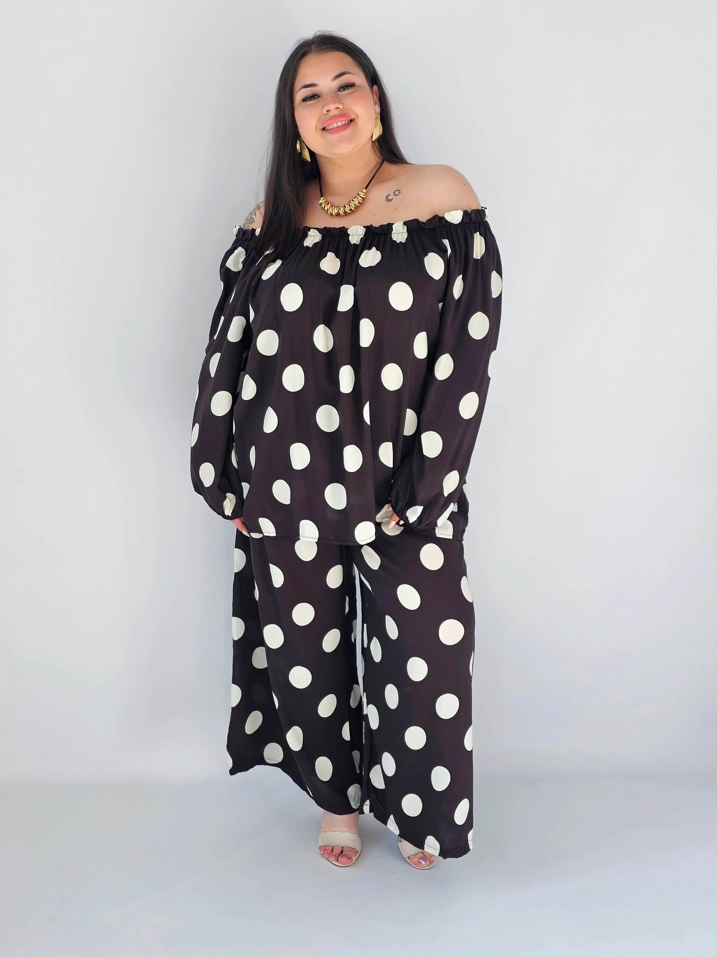 Komplet plus size hiszpanka w grochy – elegancki komplet XXL spodnie i bluzka - Image 9