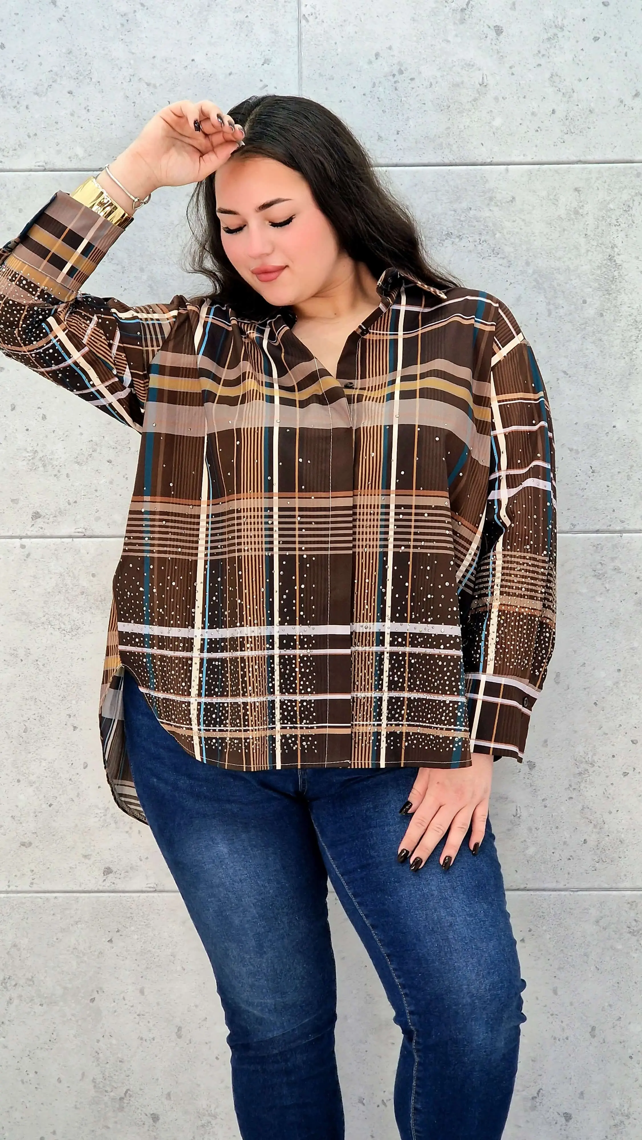 Koszula plus size w kratę – elegancja i komfort na co dzień - Image 10