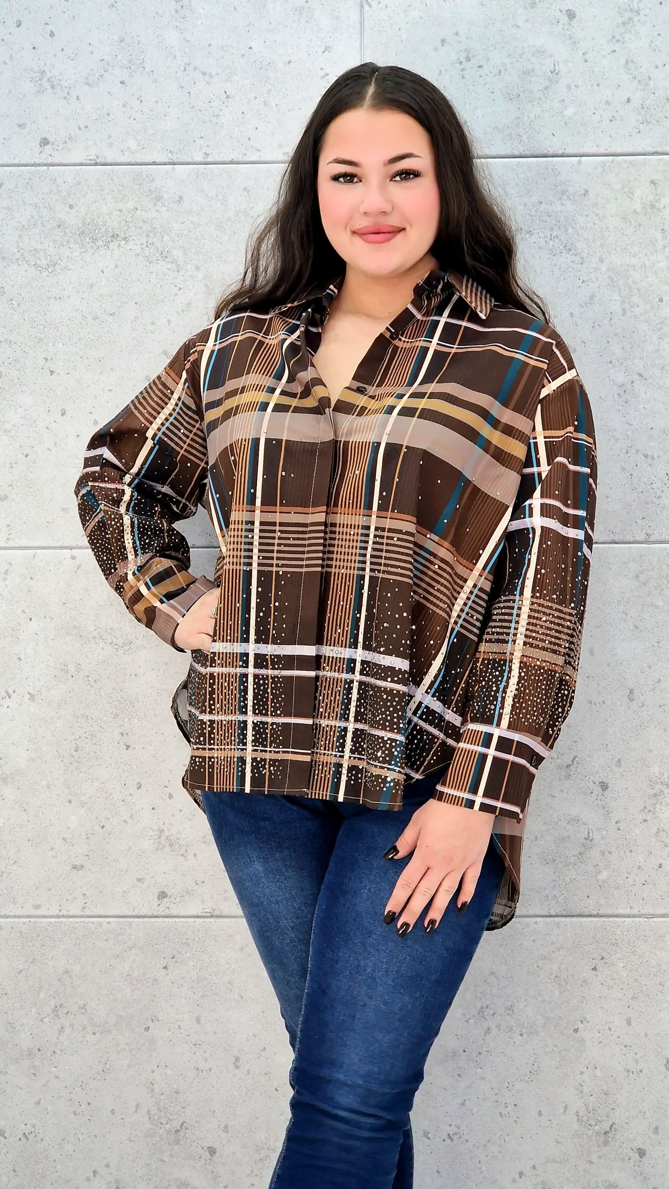 Koszula plus size w kratę – elegancja i komfort na co dzień - Image 9