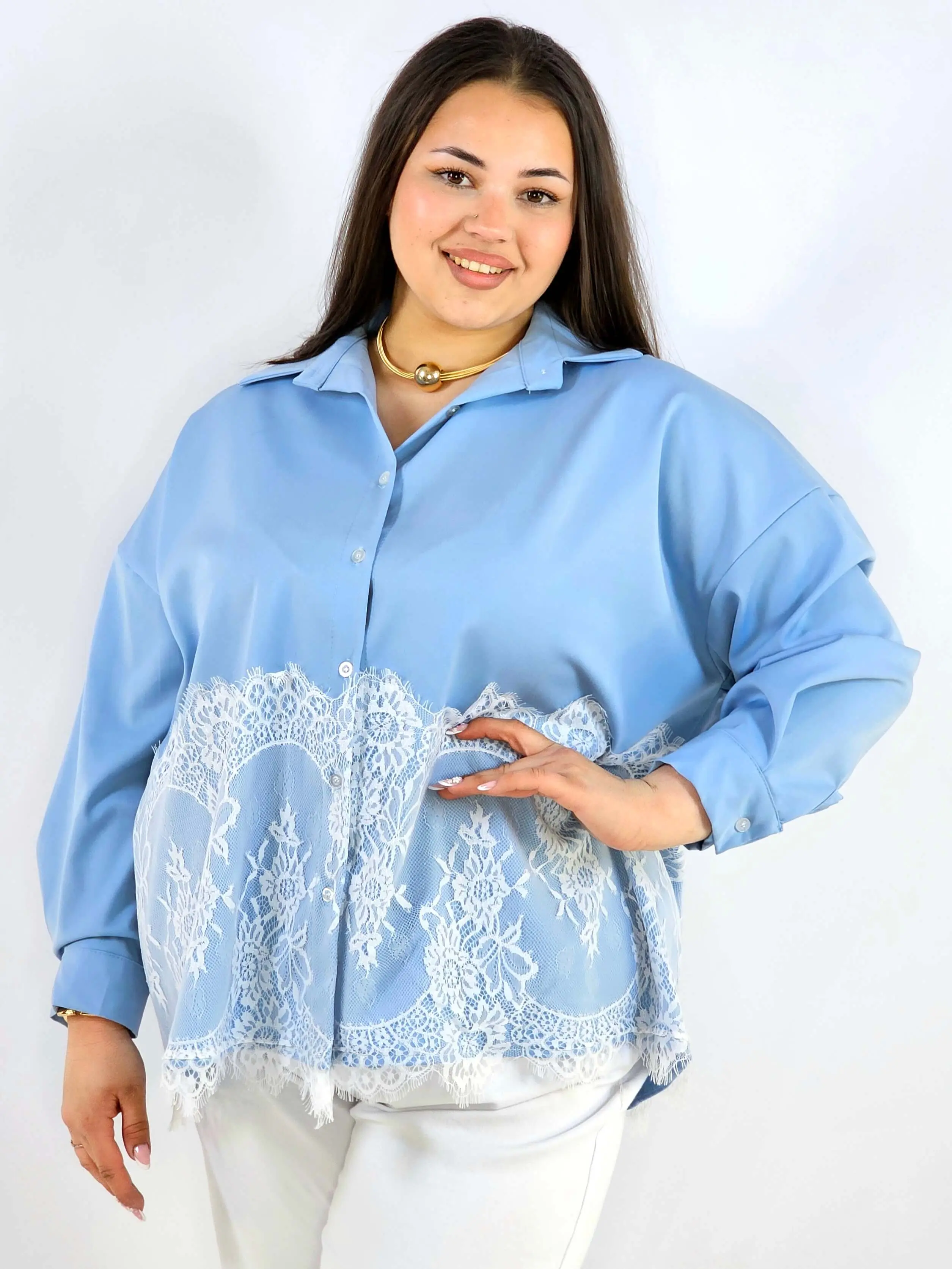 Koszula plus size z koronkowym dołem XXL – elegancki styl - Image 4