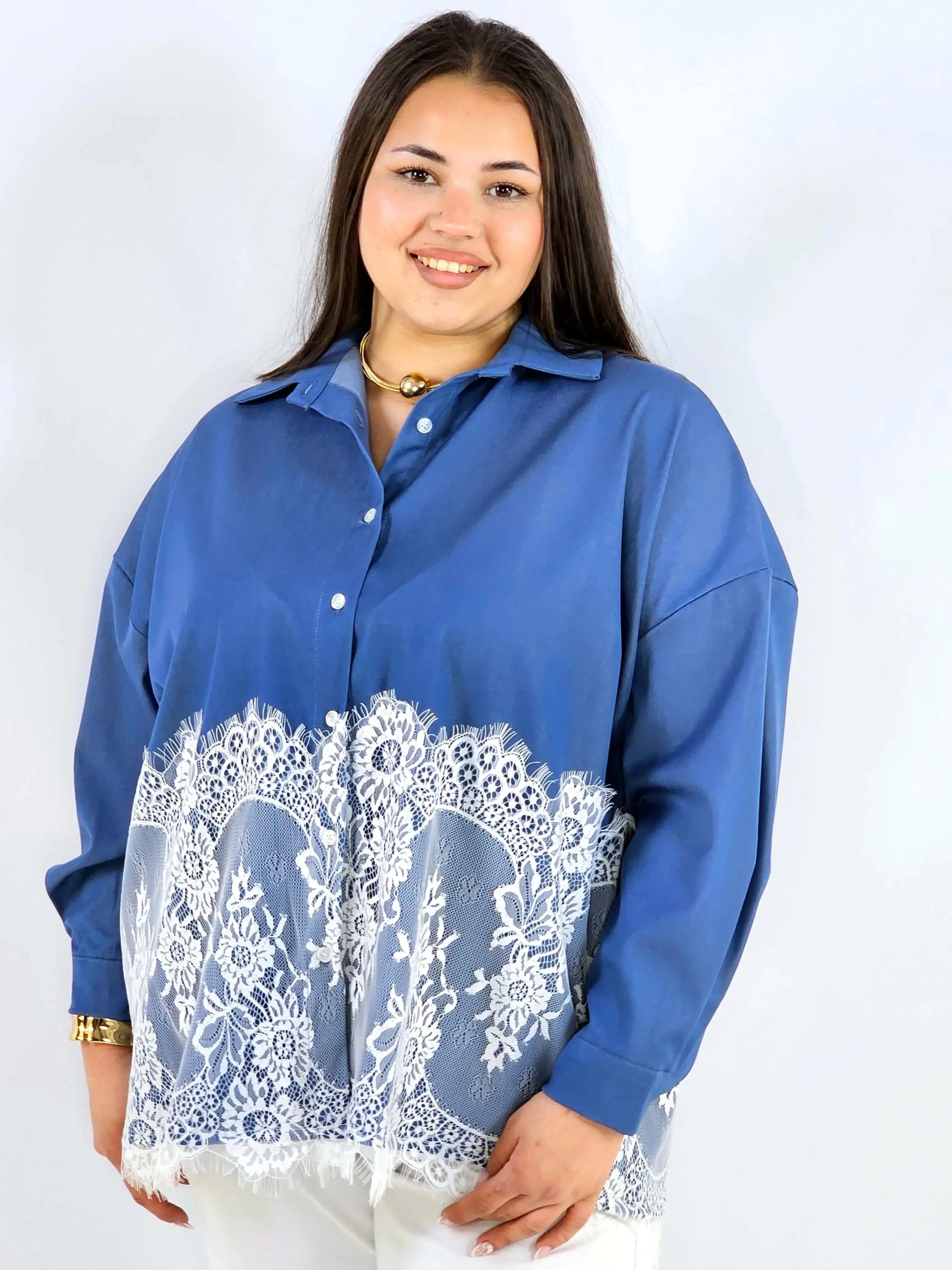 Koszula plus size z koronkowym dołem XXL – elegancki styl - Image 6