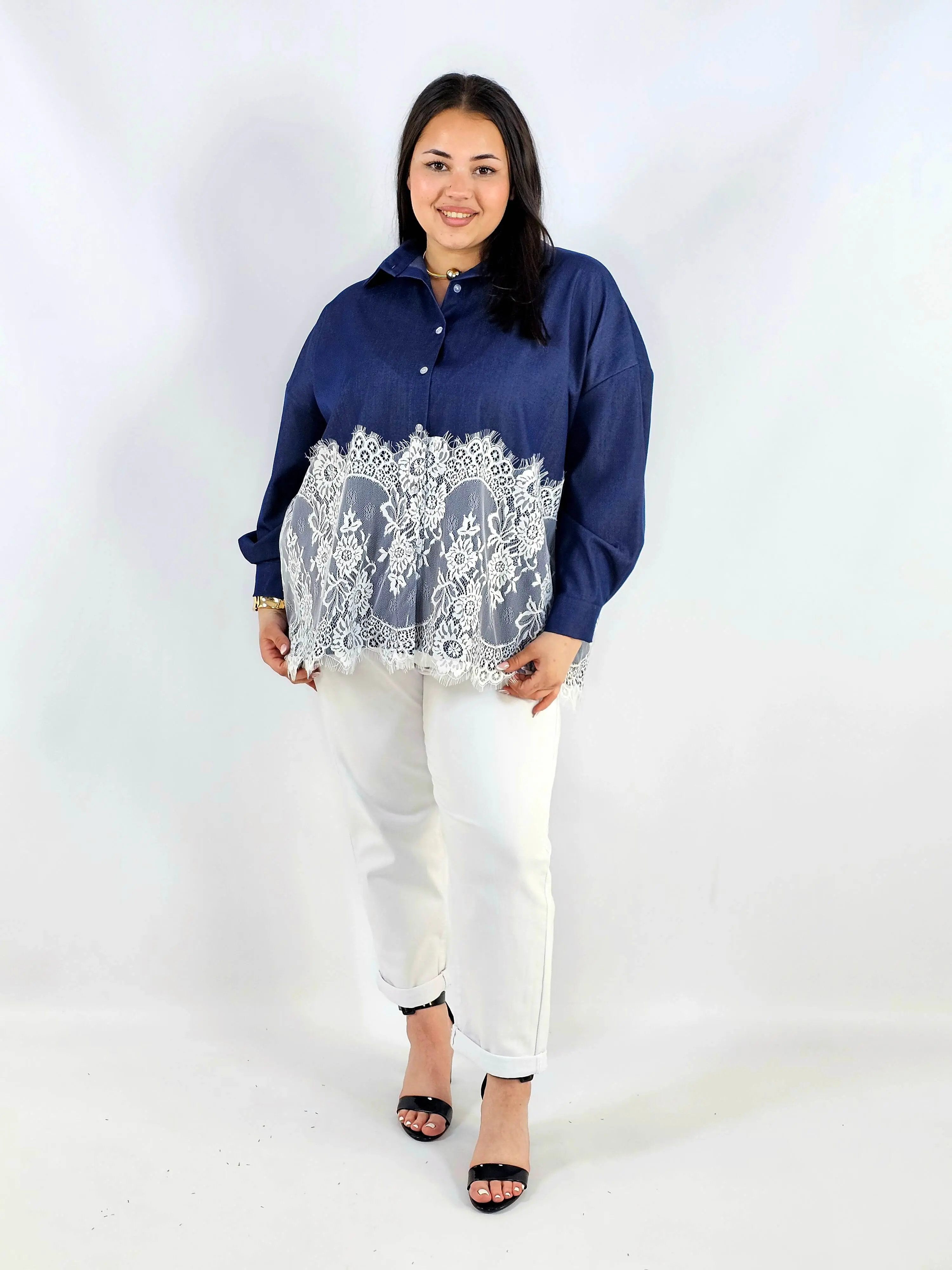 Koszula plus size z koronkowym dołem XXL – elegancki styl - Image 7