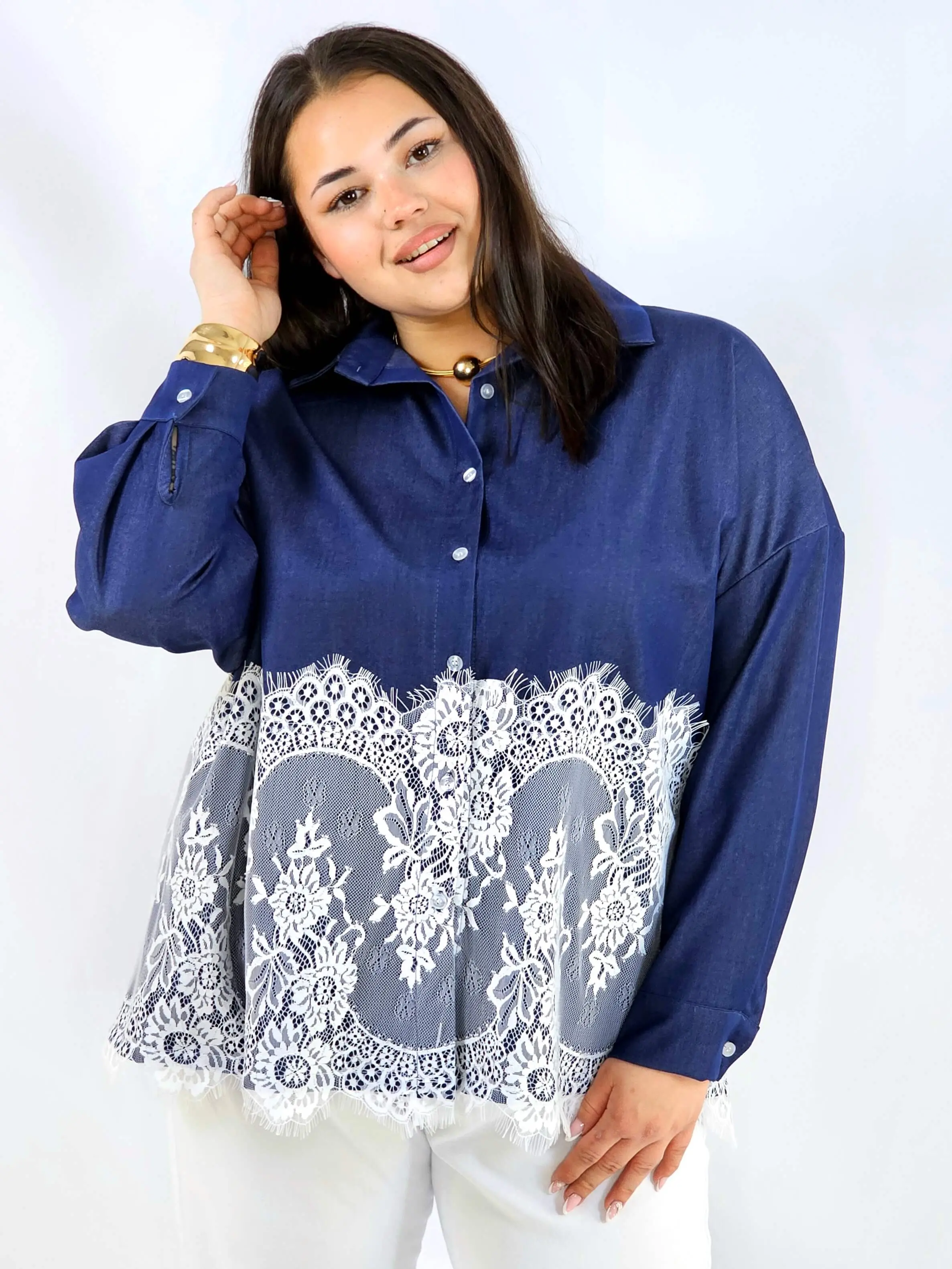 Koszula plus size z koronkowym dołem XXL – elegancki styl - Image 9