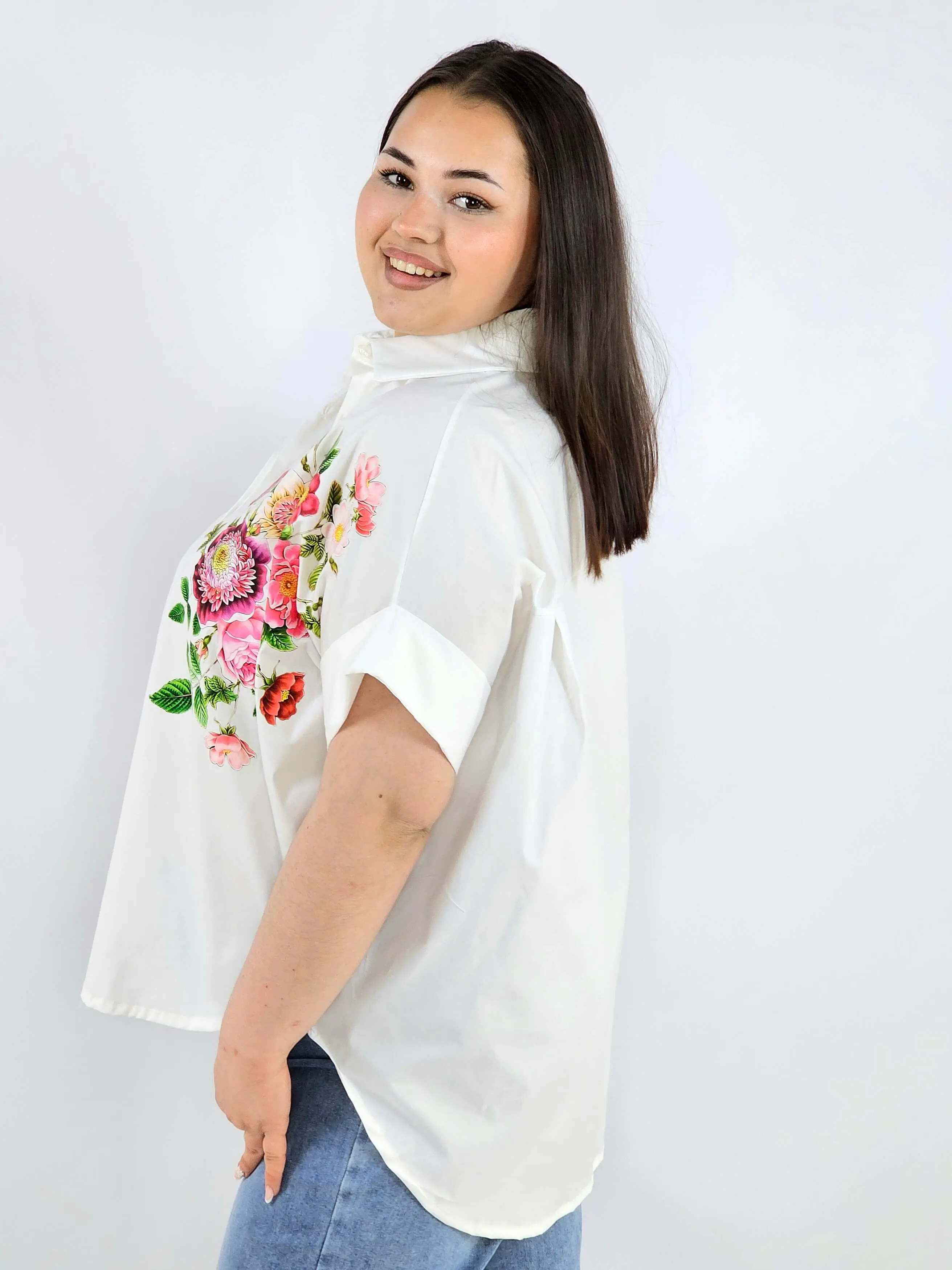 Koszula plus size Zeta Otto z kwiatowym printem oversize elegancka i lekka - Image 4