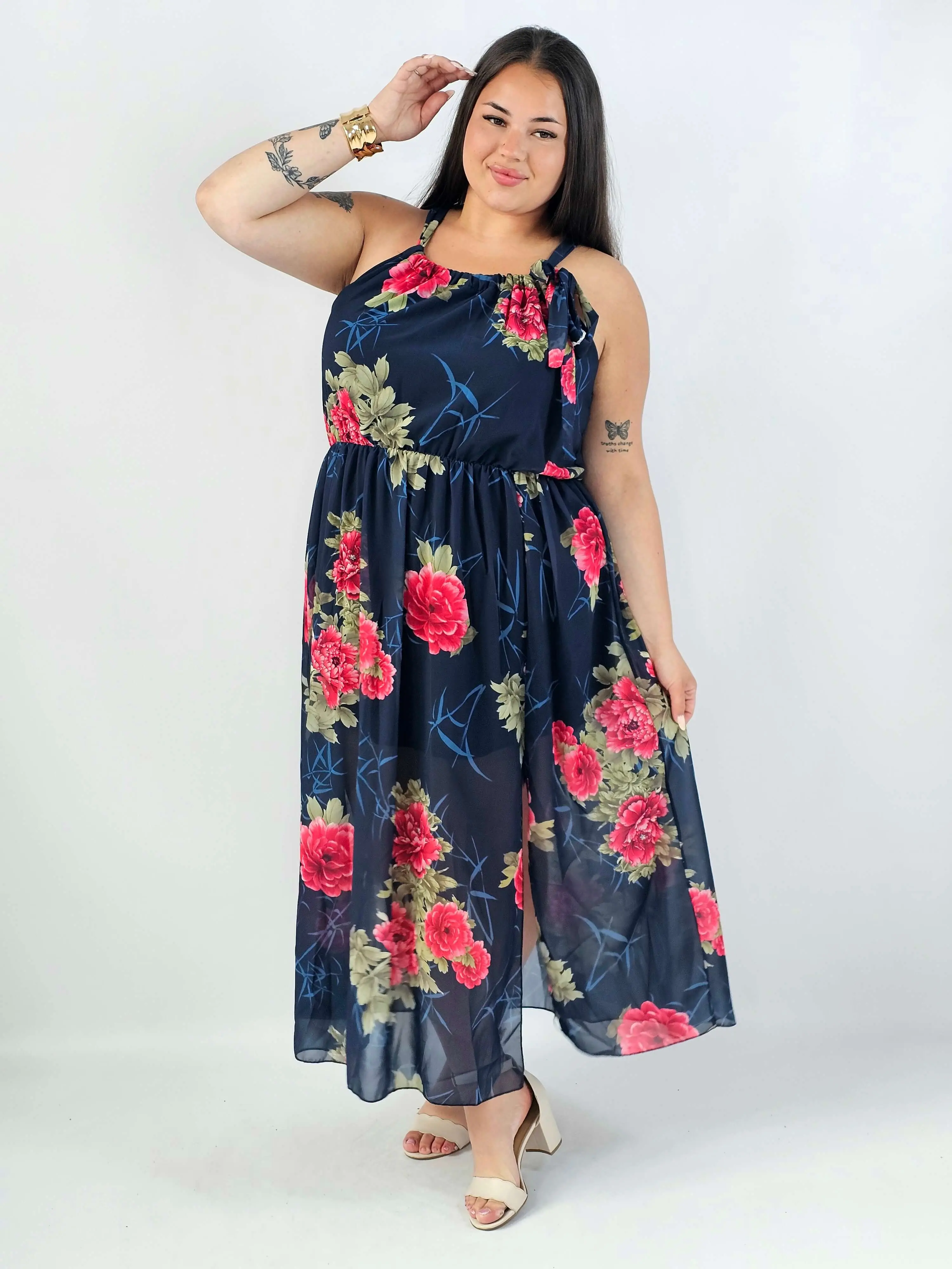 Sukienka plus size VIP z wiązaniem przy szyi i rozcięciem – kobieca elegancja na wyjątkowe okazje - Image 10