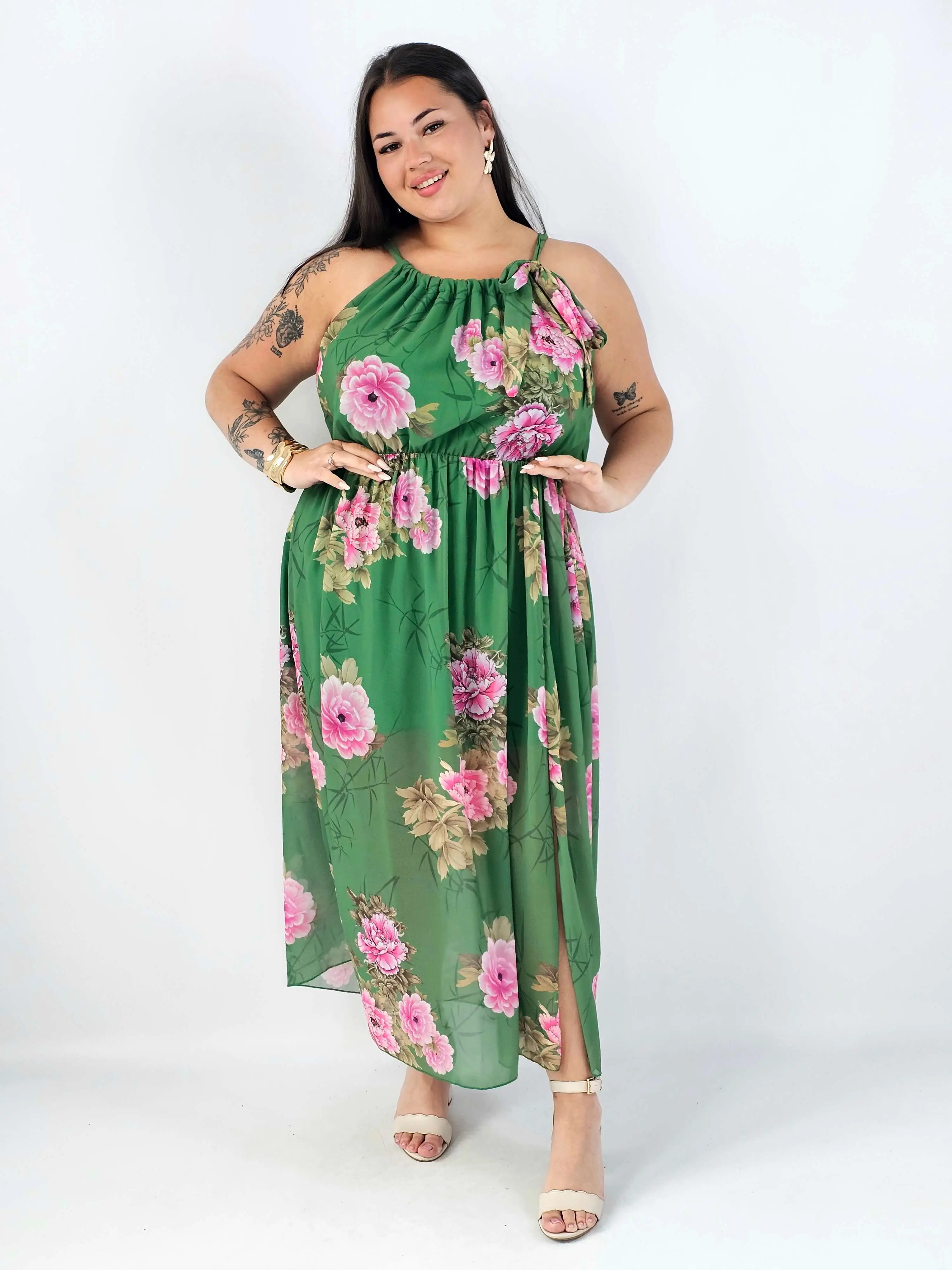 Sukienka plus size VIP z wiązaniem przy szyi i rozcięciem – kobieca elegancja na wyjątkowe okazje - Image 3